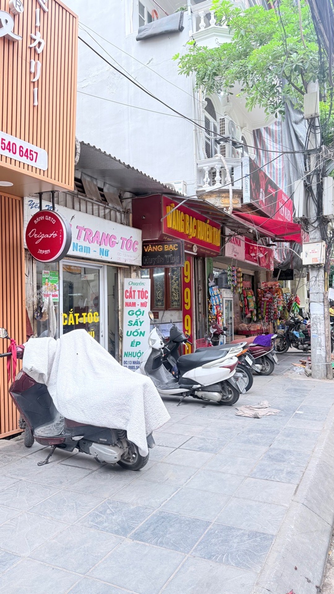 Bán nhà mặt phố trung tâm quận Thanh Xuân, diện tích 74.5m2, vỉa hè rộng tiện kinh doanh