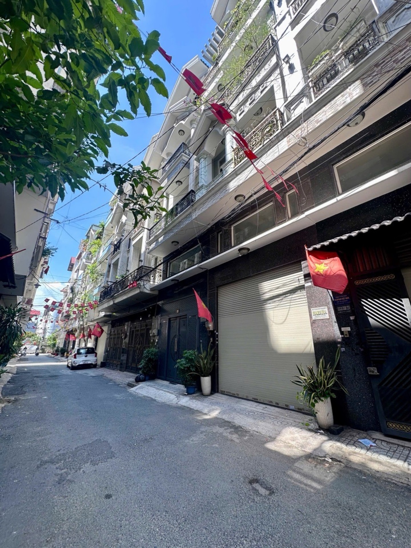 Nhà đẹp hẻm 8m Trần Thị Trọng, Tân Bình - Xe hơi vào nhà