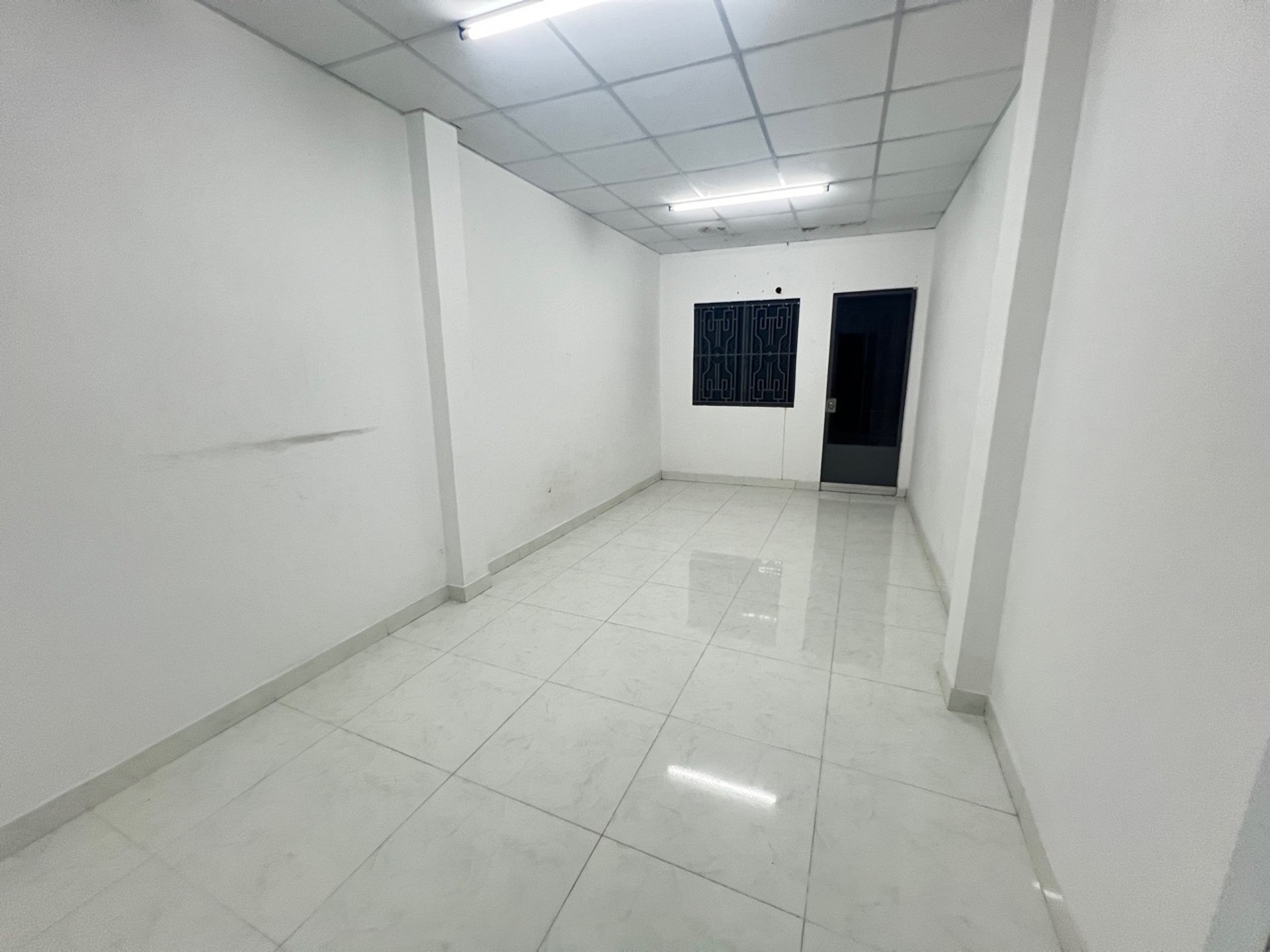 Nhà đẹp quận 10, giá sốc giảm ngay 300 triệu