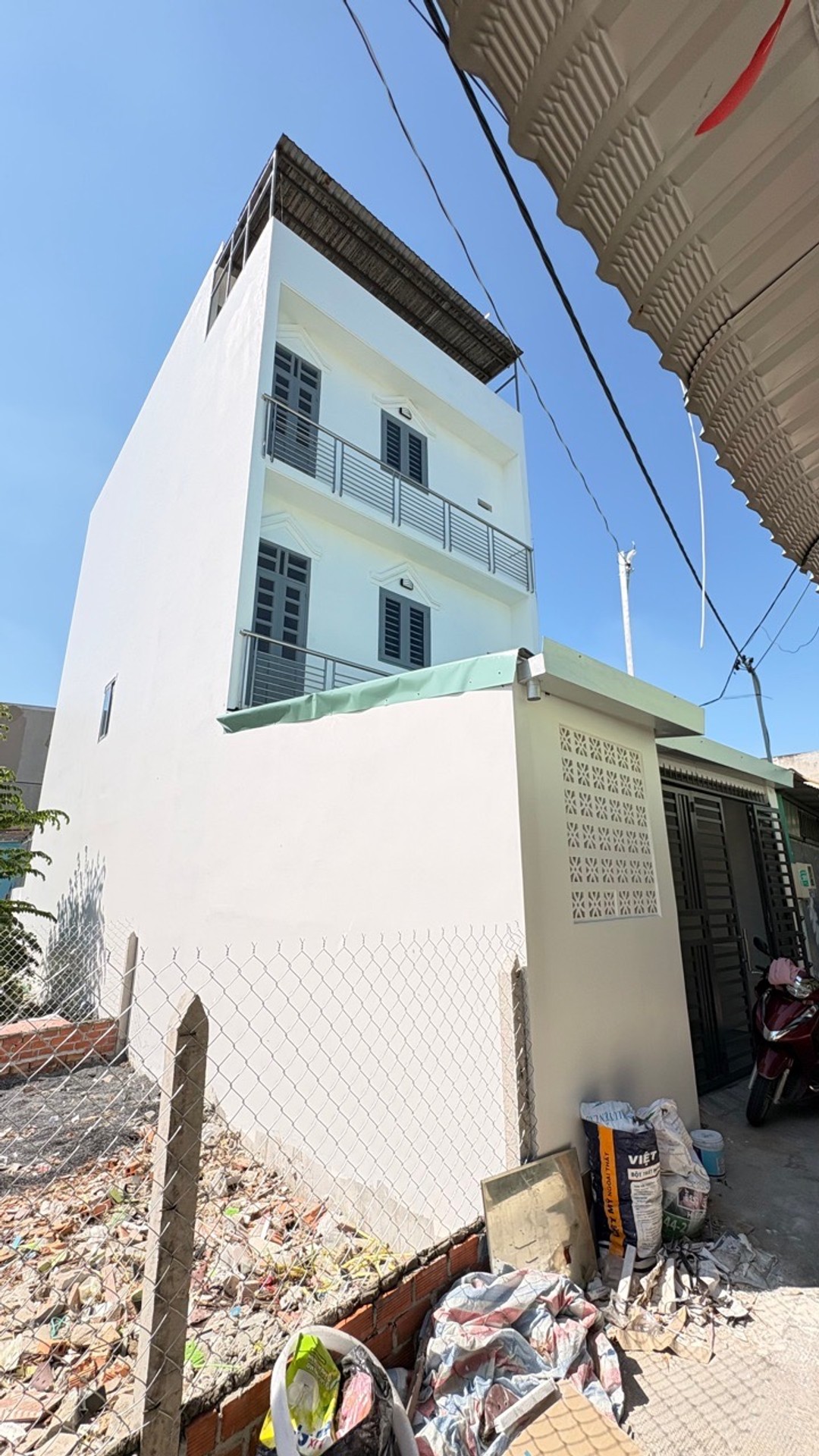 Bán Nhà Ngang 6m Hẻm Xe Tải Ngay Thị Trấn Hóc Môn - 110m2 Chỉ Hơn 6 Tỷ