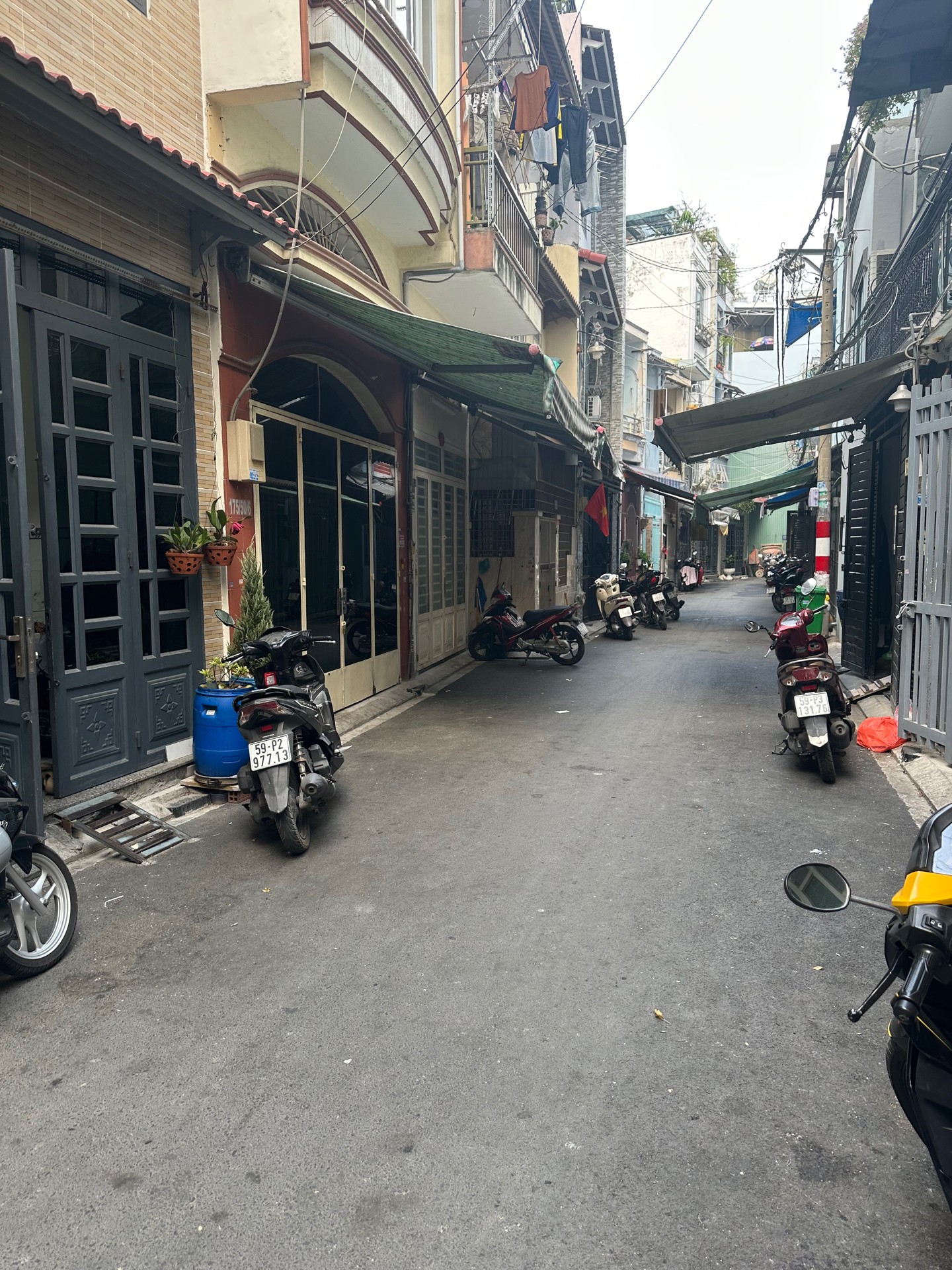 Nhà 2 Tầng Hẻm Xe Hơi - Giá Mới Hấp Dẫn