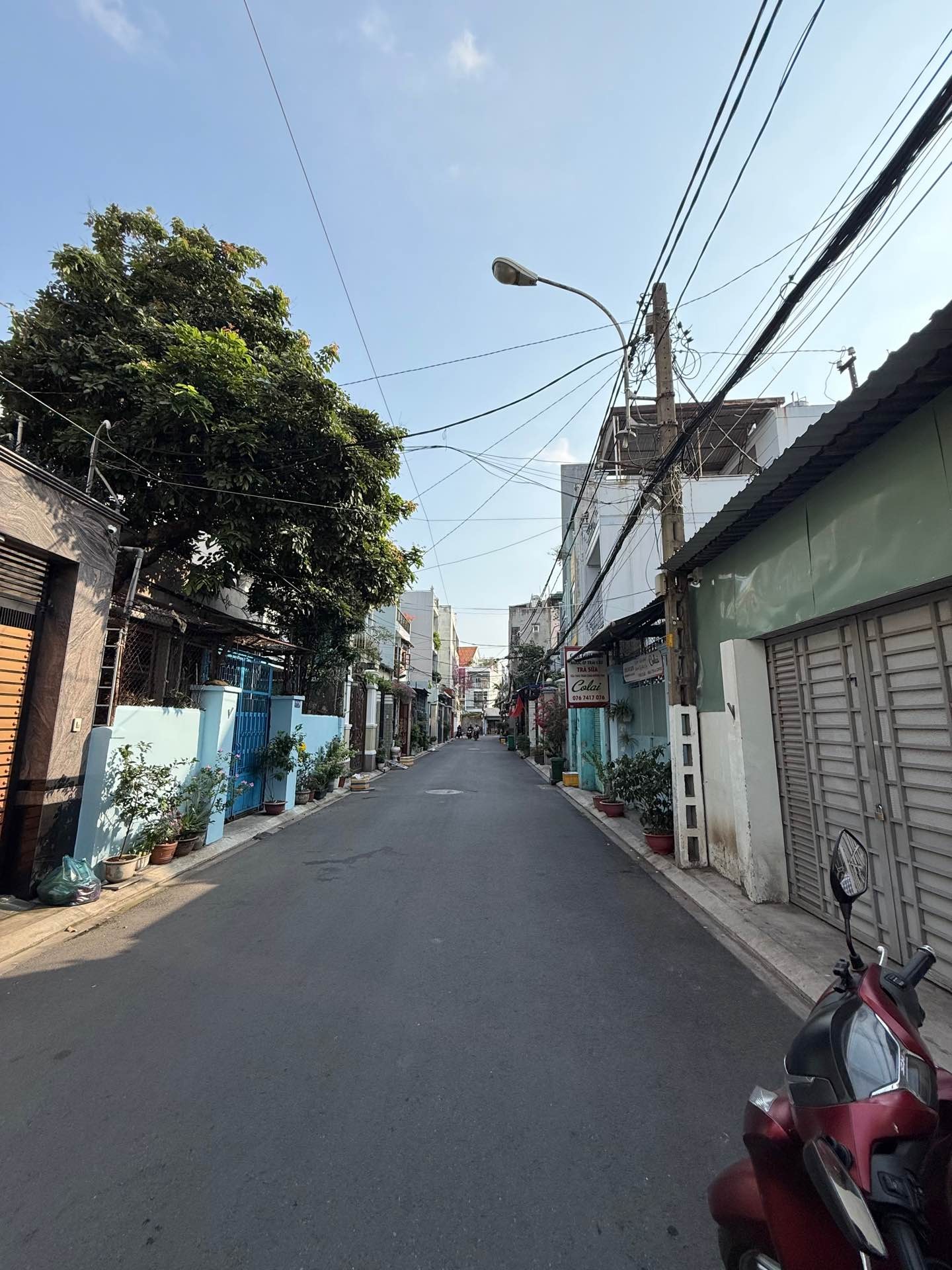 Nhà siêu hiếm Bầu Cát, 2 mặt hẻm xe hơi, rộng 172m²