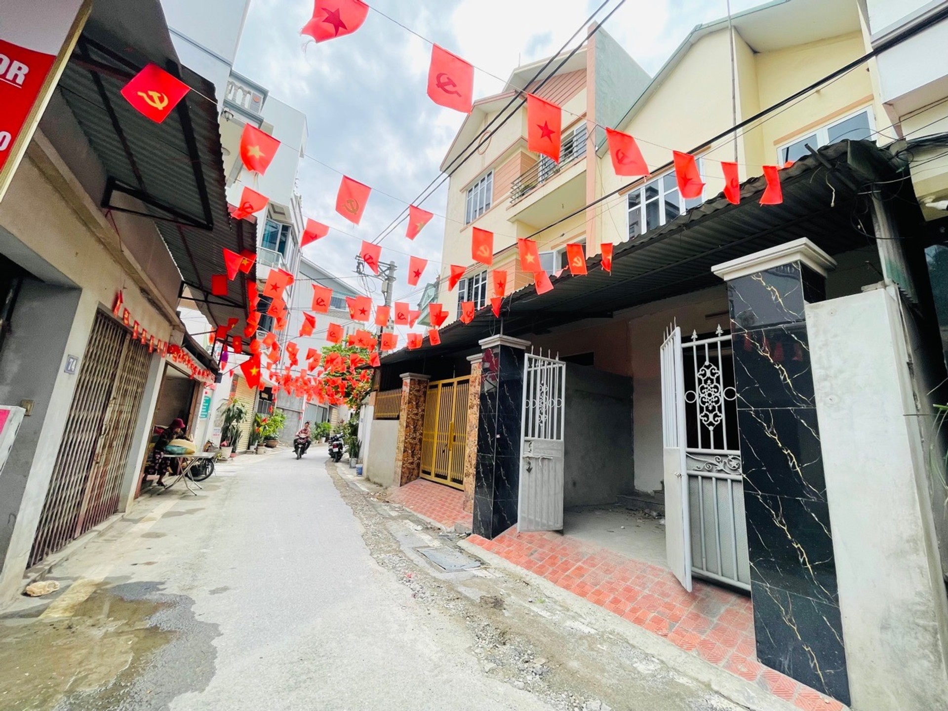 Bán nhà mặt phố kinh doanh ô diên , đan phượng , 72.9 m2, tiện kinh doanh ô tô tránh