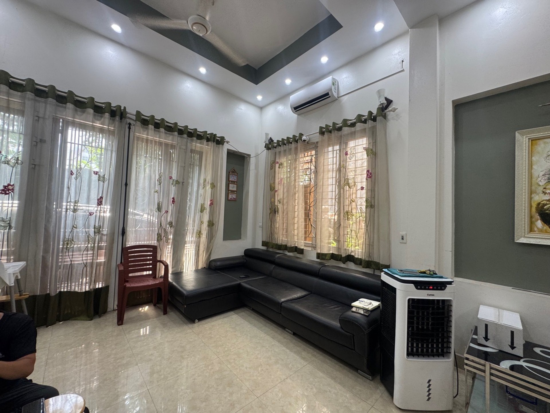 Bán nhà riêng 4 tầng mặt ngách, lô góc tại Nguyễn Hoàng Tôn, diện tích sử dụng khoảng 50m2
