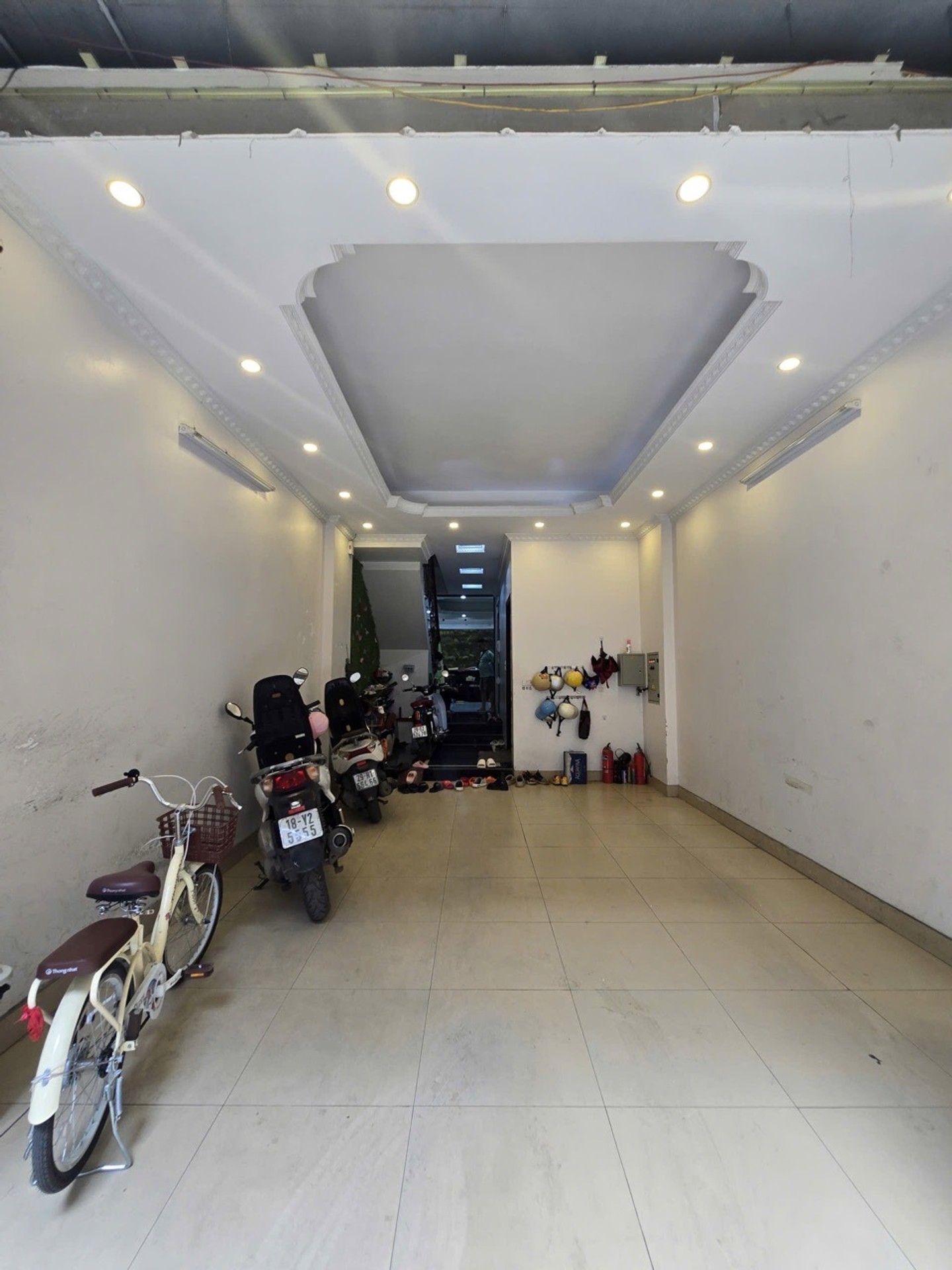 Biệt thự phố Lương Khánh Thiện với thang máy và gara ô tô đẳng cấp