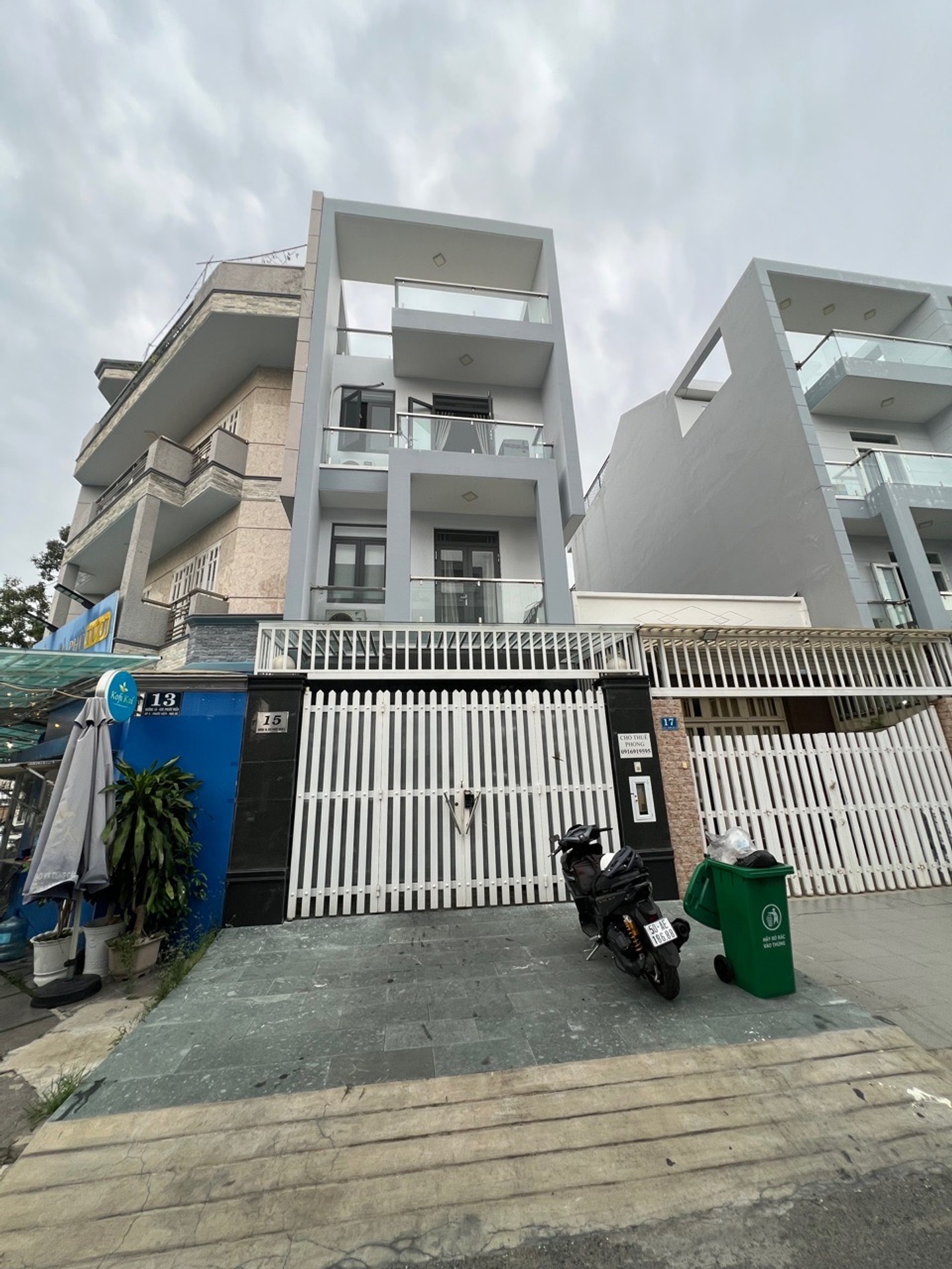 Nhà mặt phố Phước Kiển cực đẹp, thu nhập ổn định