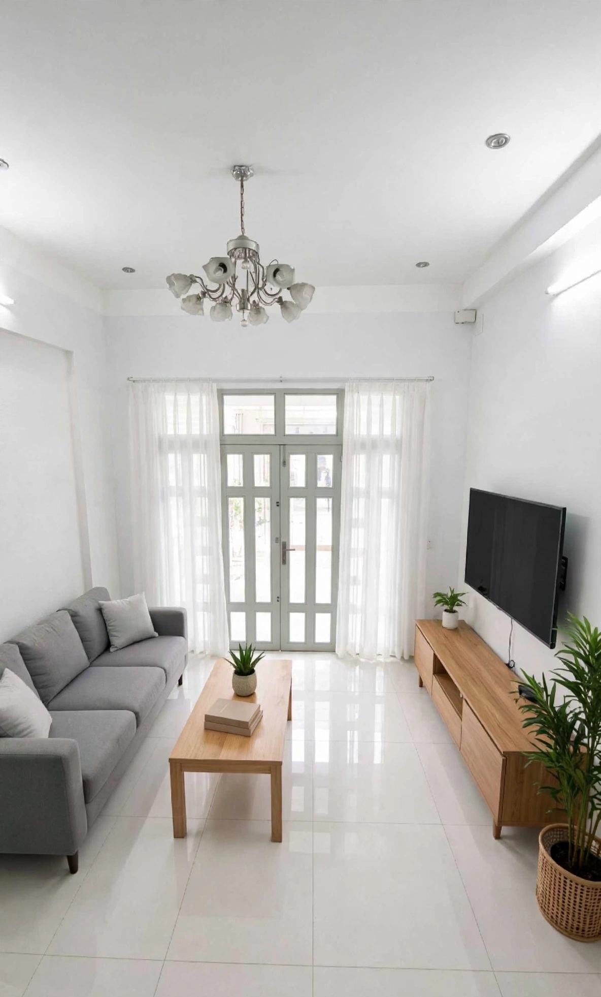 Ngay Nhà Thờ Xóm Chiếu - Hẻm xe tải - 108m2 - 10 tỷ nhỉnh - Ngang gần 5m - Sổ đẹp vuông vức