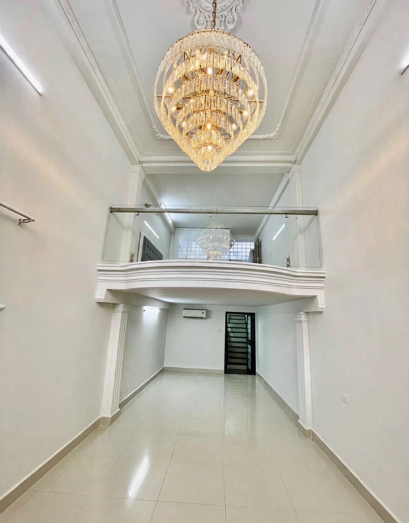 Mặt tiền kinh doanh - Gần ĐH Nguyễn Tất Thành - 3 Tầng - 49m2 - Thu 420tr/năm