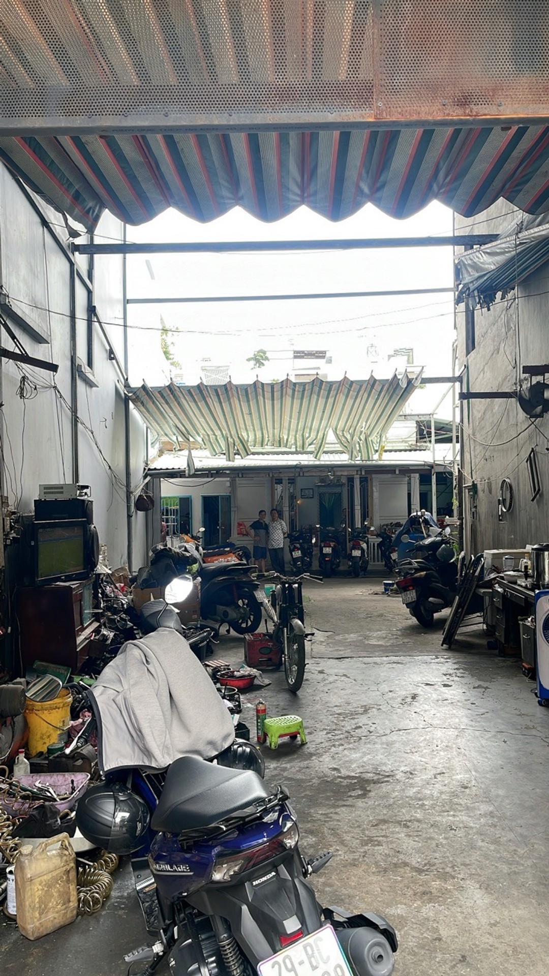 Bán nhà mặt phố 1 tầng rộng 89.9m² tại phường gần Lê Thúc Hoạch