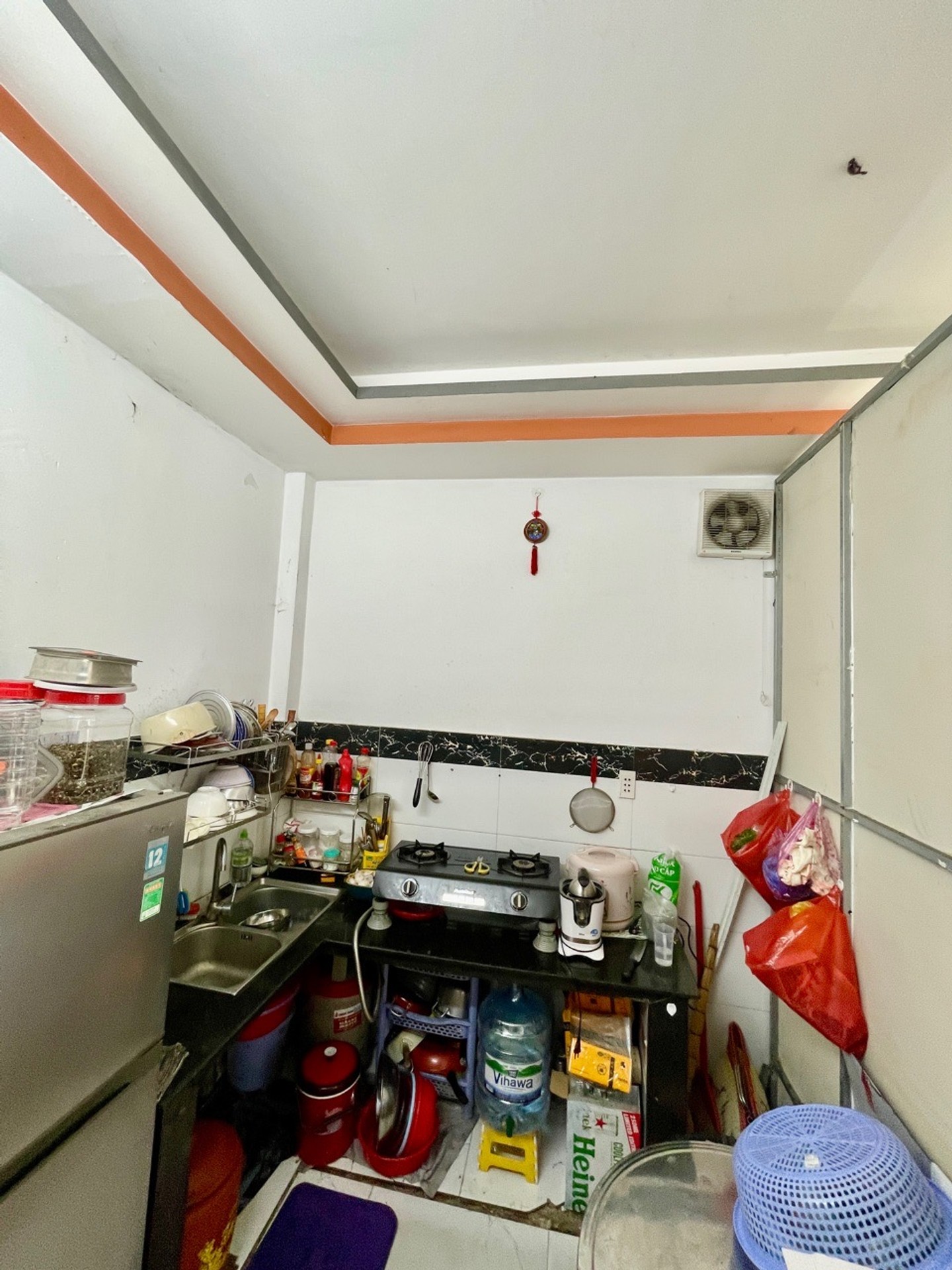 Nhà mặt phố 38m2 2 tầng, mặt tiền rộng tại Phú Thọ Hòa, Tân Phú