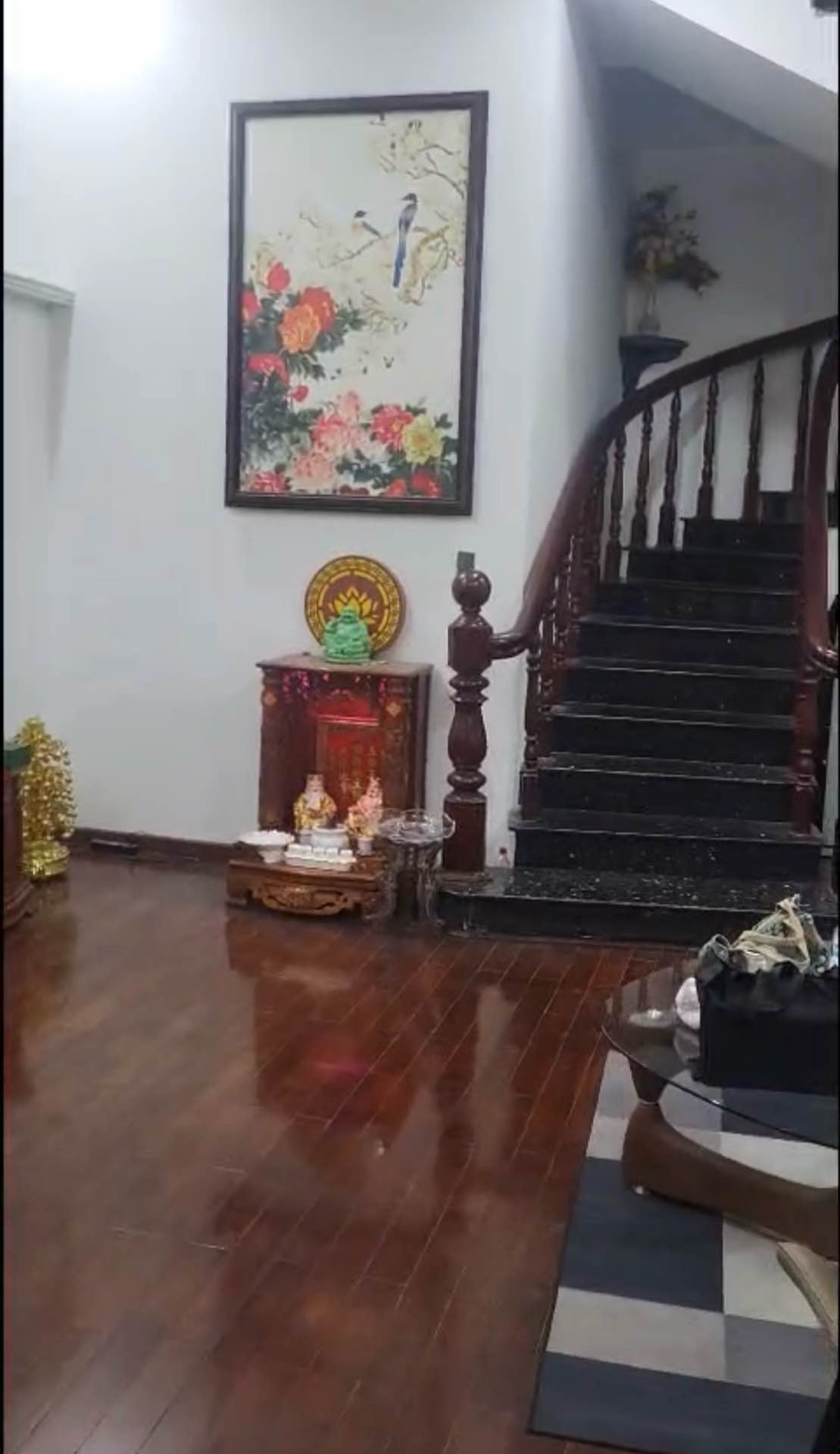 Nhà mặt phố 6 tầng gần sân bay, giảm 1 tỷ