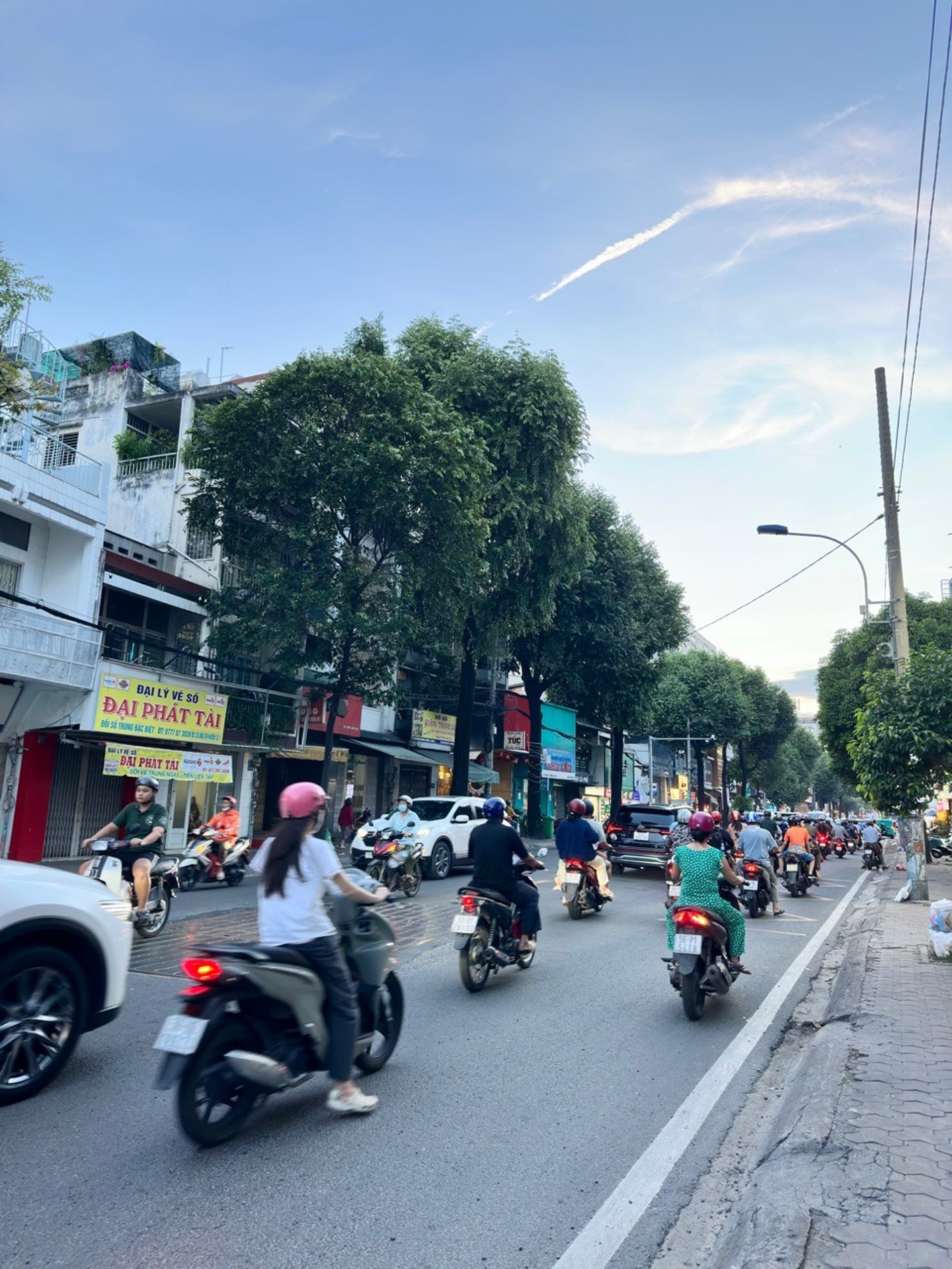 Nhà 3 Tầng Kiên Cố Đường Ông Ích Khiêm, Giá Sốc Chỉ 5,6 Tỷ