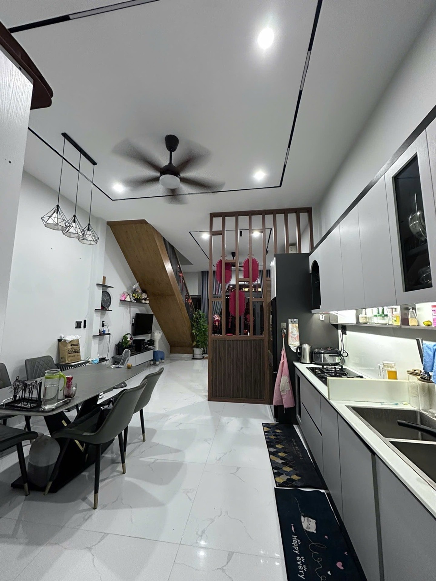 Nhà đẹp hẻm ô tô Tân Quý, chỉ 6.8 tỷ, tặng nội thất