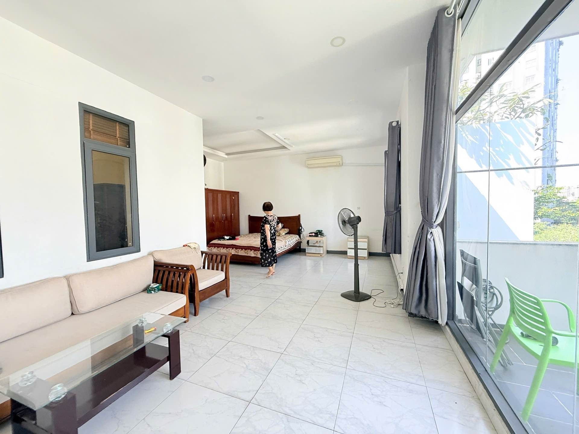 Nhà nhỏ xinh, full nội thất khu phố Tây giá hợp lý