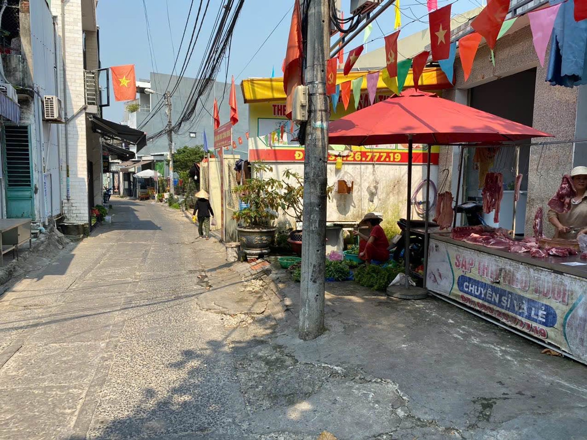 Bán nhà riêng 100m2, 1.5 tầng, full nội thất tại quận trung tâm