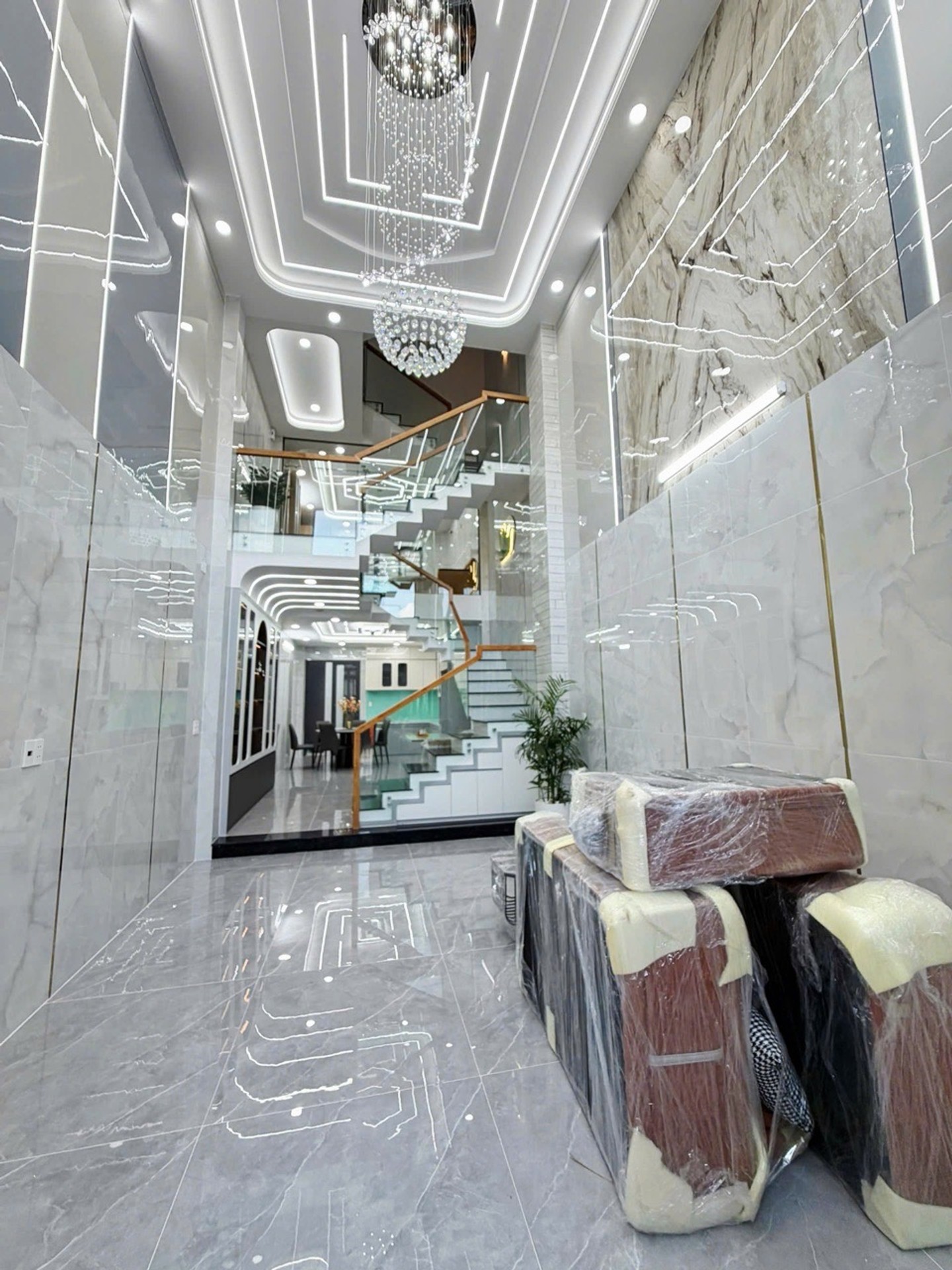 Bán nhà riêng 5 tầng 72m2 khu Bình Tân giá 8,6 tỷ