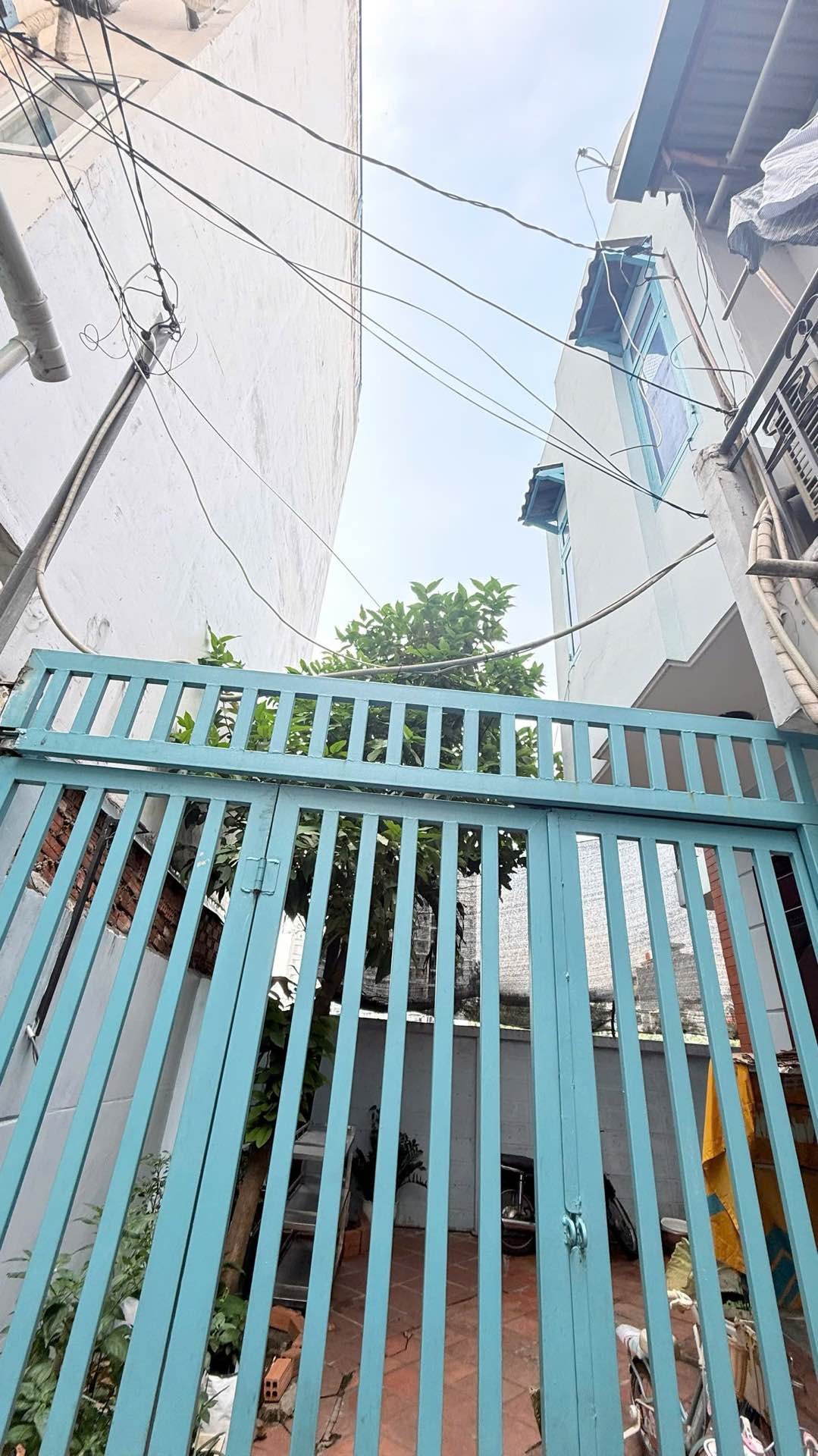 Nhà riêng 3 tầng 4 phòng ngủ ở Tân Bình giá tốt