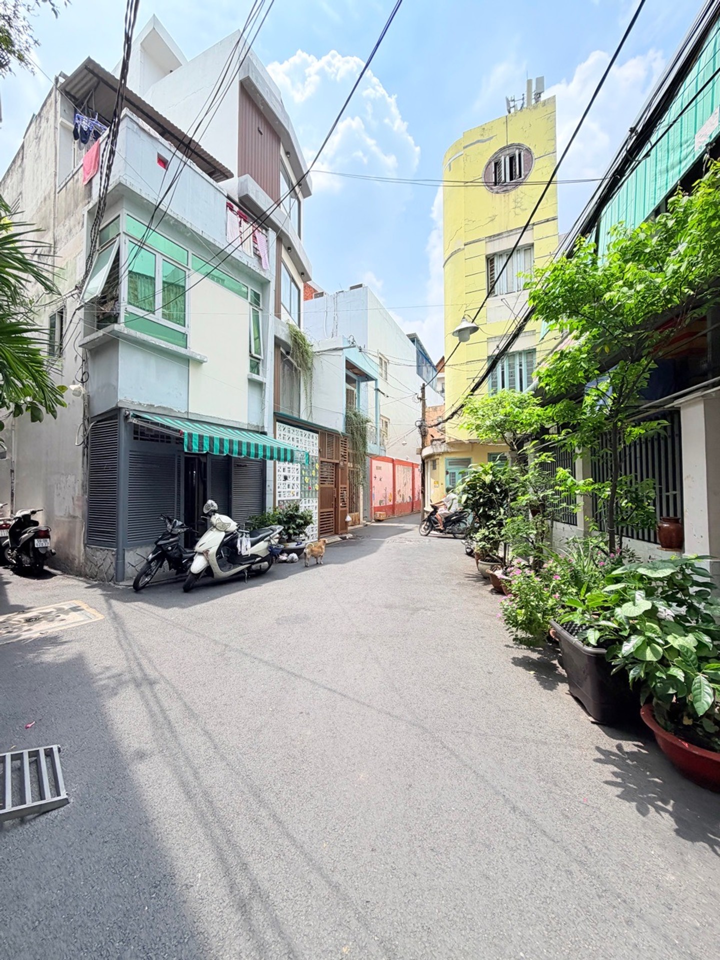 Nhà 2 tầng tuyệt đẹp gần sân bay, full nội thất tặng ngay