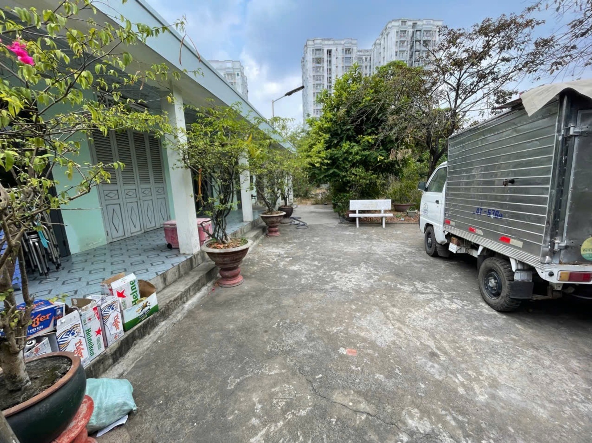 Bán đất 2 mặt tiền, 1100m2, phường Thủ Đức, giá 33 tỷ