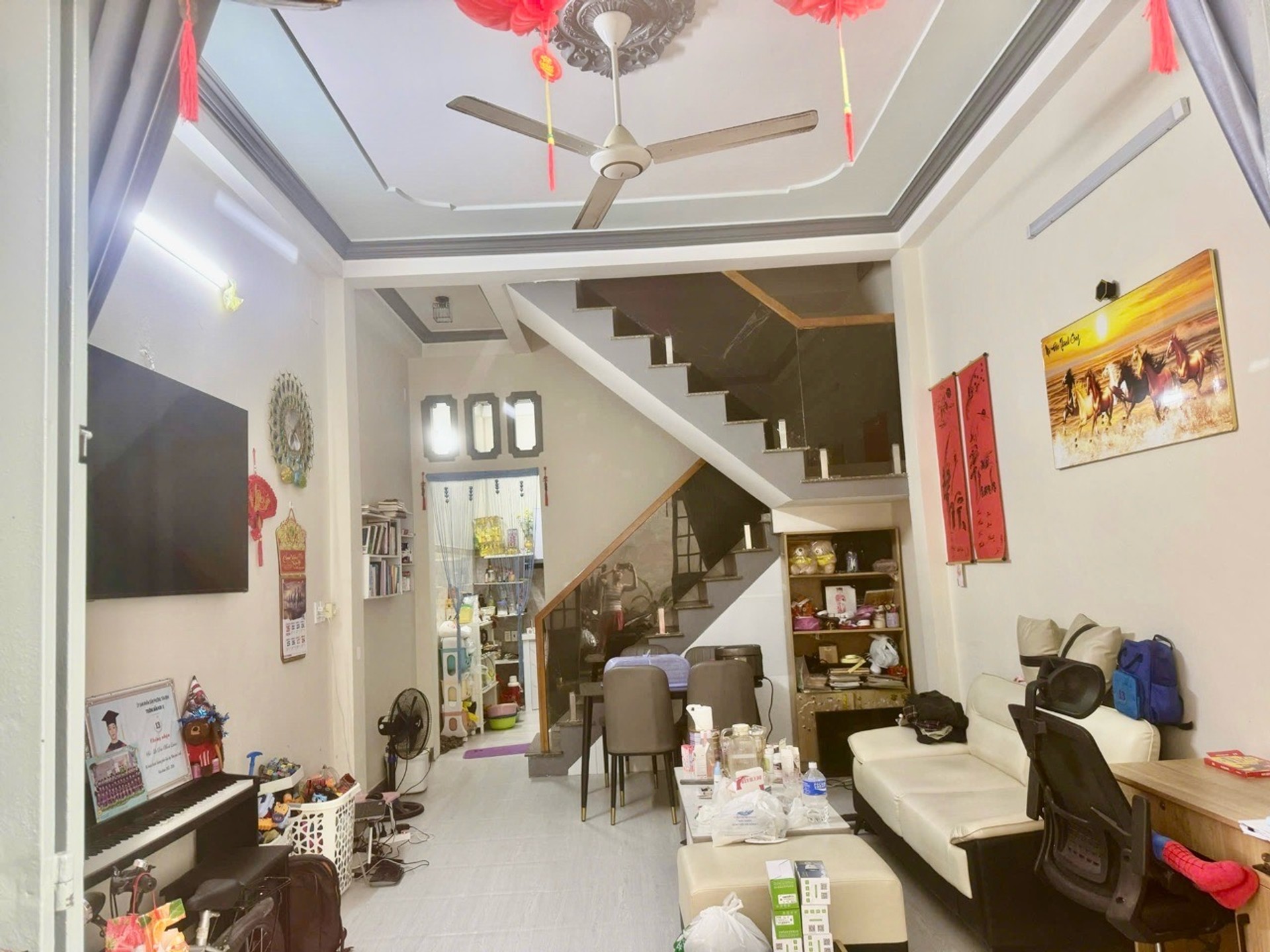 Nhà Phố 2 Tầng Kiểu Biệt Thự Gần Chợ Phạm Văn Bạch