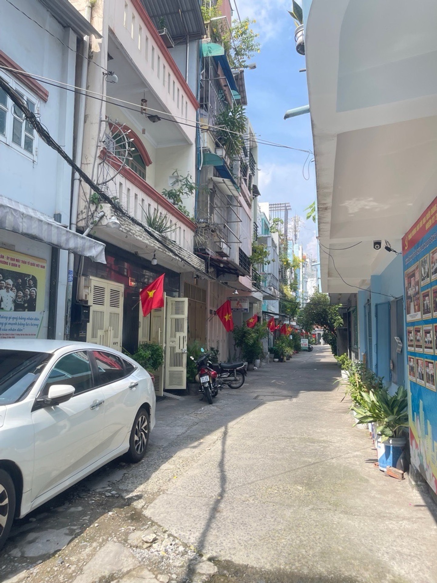 Nhà Hẻm Ô Tô Bà Hạt - Sống Tiện Nghi, Diện Tích Vừa Tầm