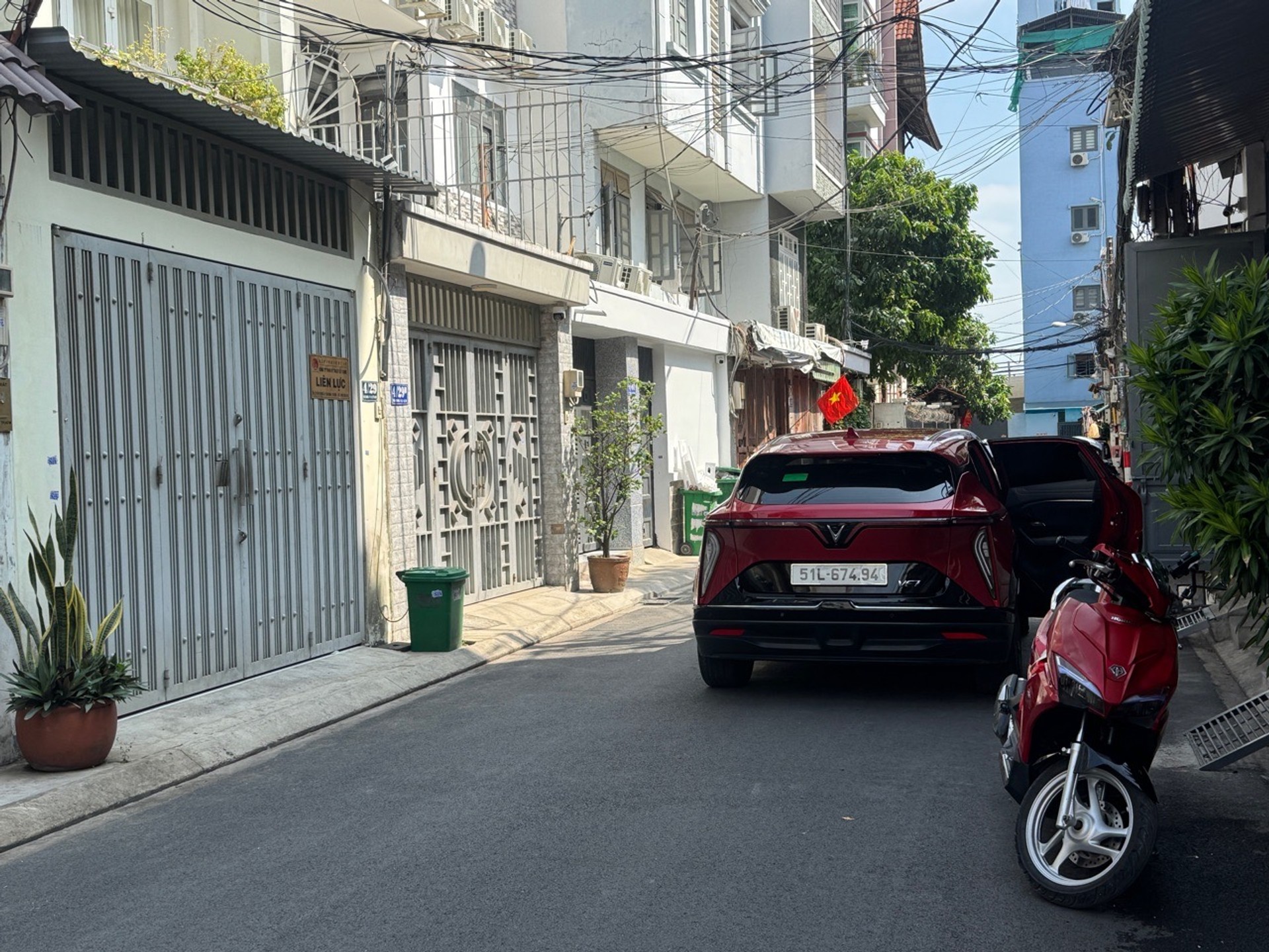 Nhà đẹp sát ga T3, ô tô vào thẳng, giá cực hấp dẫn