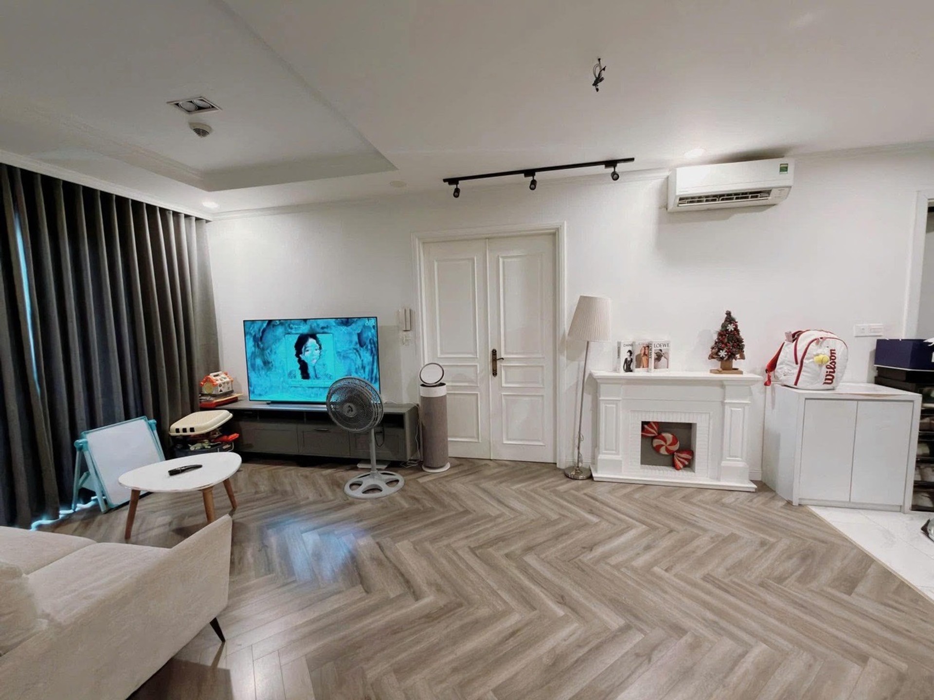 CĂN HỘ HẠNG SANG - HƯỚNG ĐÔNG NAM VIEW HỒ TÂY CỰC HIẾM - TÒA KOSMO XUÂN LA - CHỈ 10.5 TỶ
