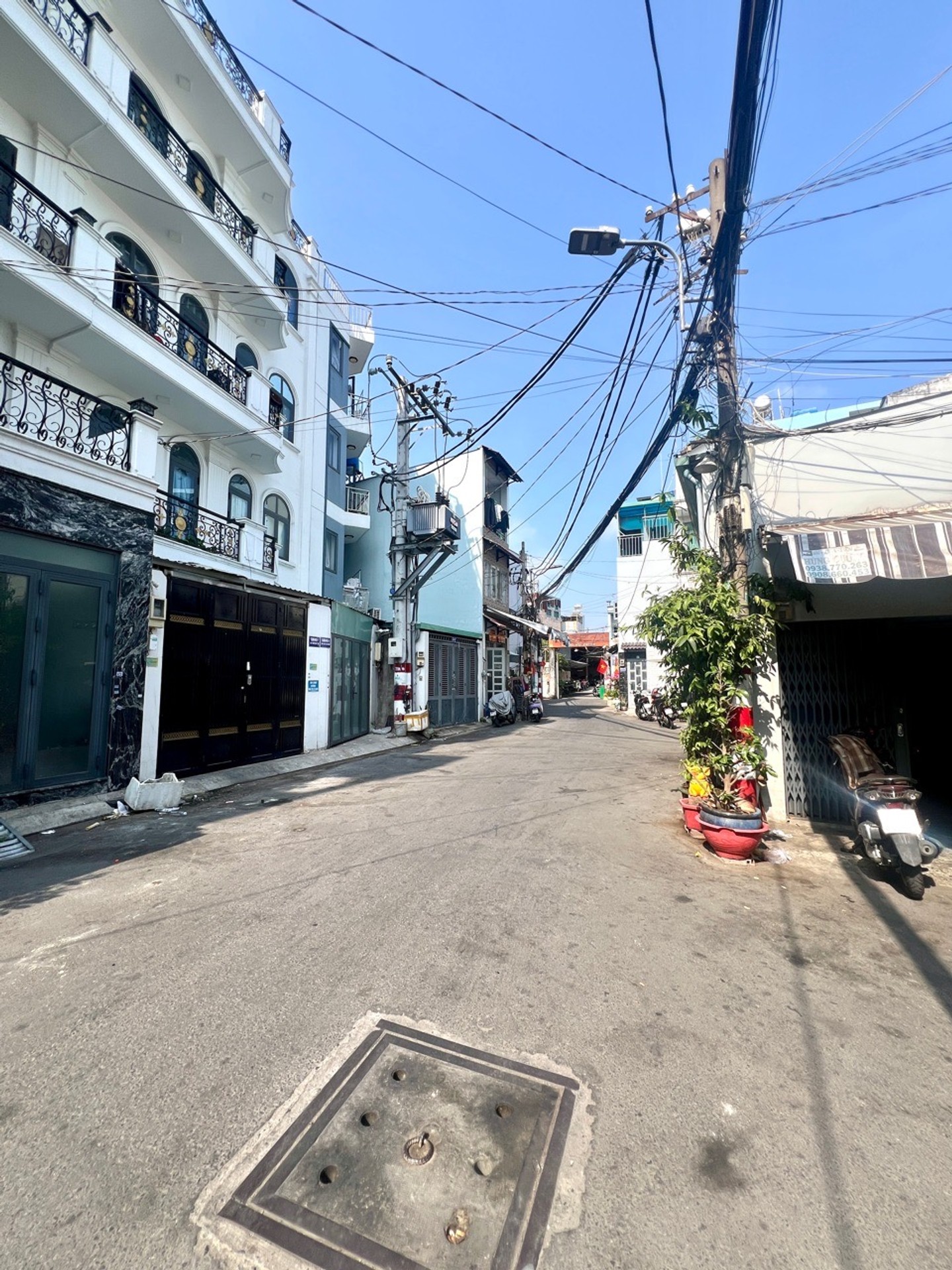 Bán nhà 2 tầng 37m2 tại Âu Cơ, gần chợ Trần Văn Quang