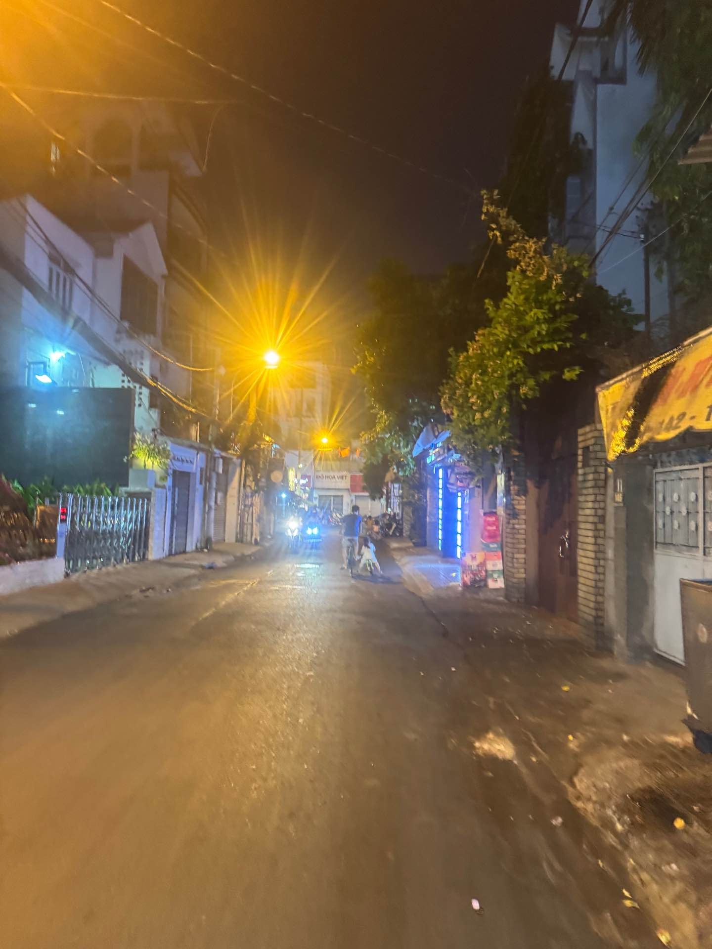 Cơ hội sở hữu nhà mặt phố mặt tiền rộng 12m tại quận Tân Bình với giá ưu đãi