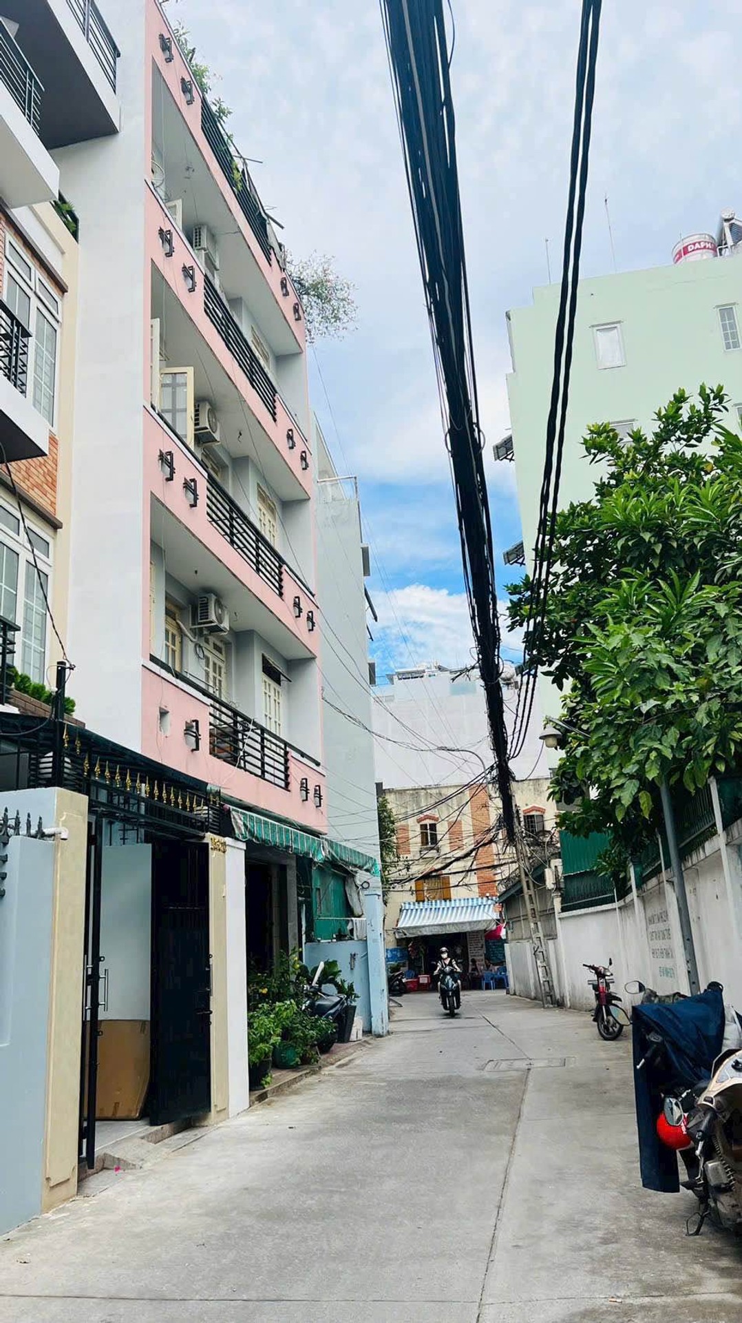 Nhà đẹp 5 tầng hẻm xe tải Tô Hiến Thành, 6PN rộng rãi