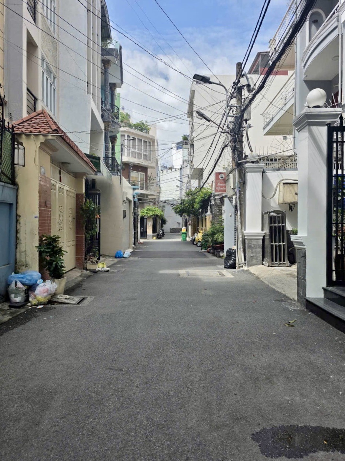 Tòa Nhà CHDV Gần Sân Bay Tân Sơn Nhất - Dòng Tiền Ổn Định