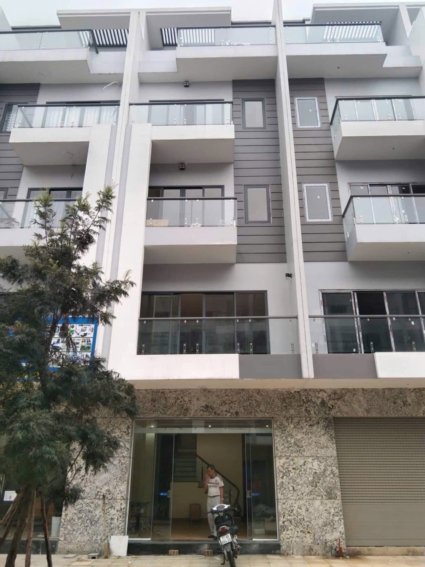 Bán nhà 5 tầng khu đô thị Him Lam Đại Phúc.
Diện tích 75m².
Mặt tiền 5m.
Nằm ngay cao tốc Hà Nội -