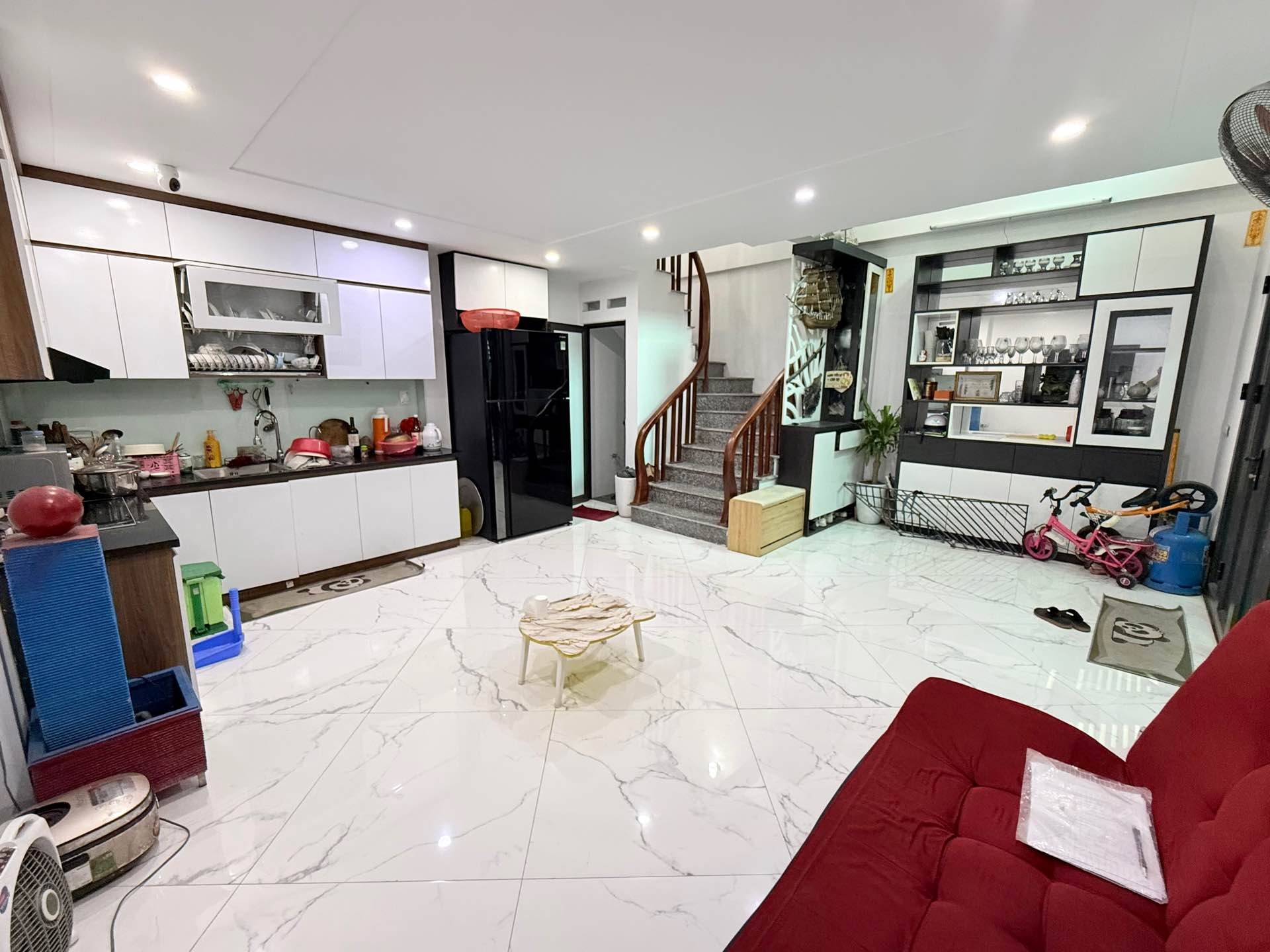 Bán nhà 5 tầng lô góc thoáng sáng tại Vĩnh Quỳnh, 4 phòng ngủ