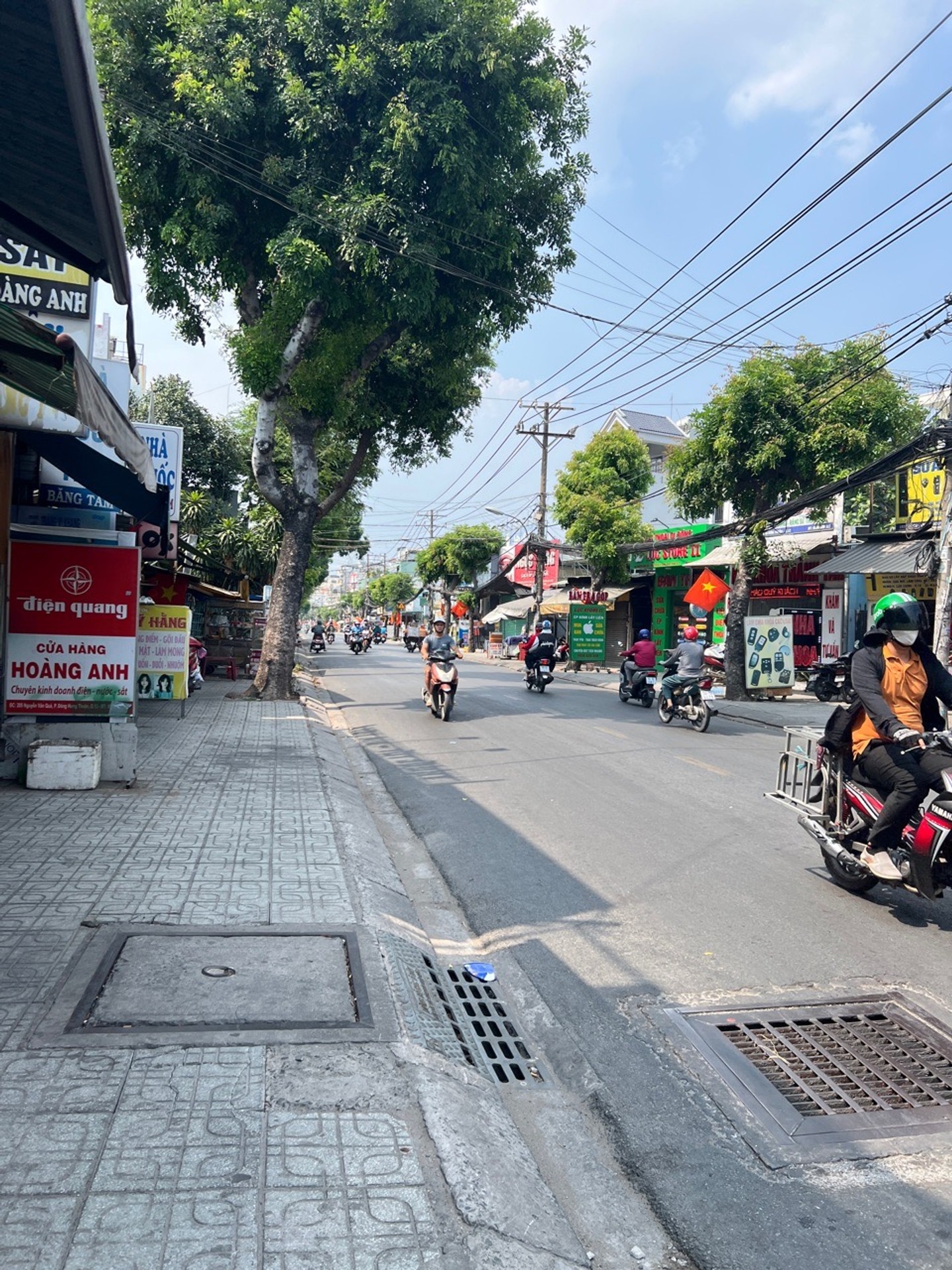 Mặt phố Nguyễn Văn Quá - Cơ hội vàng kinh doanh sầm uất