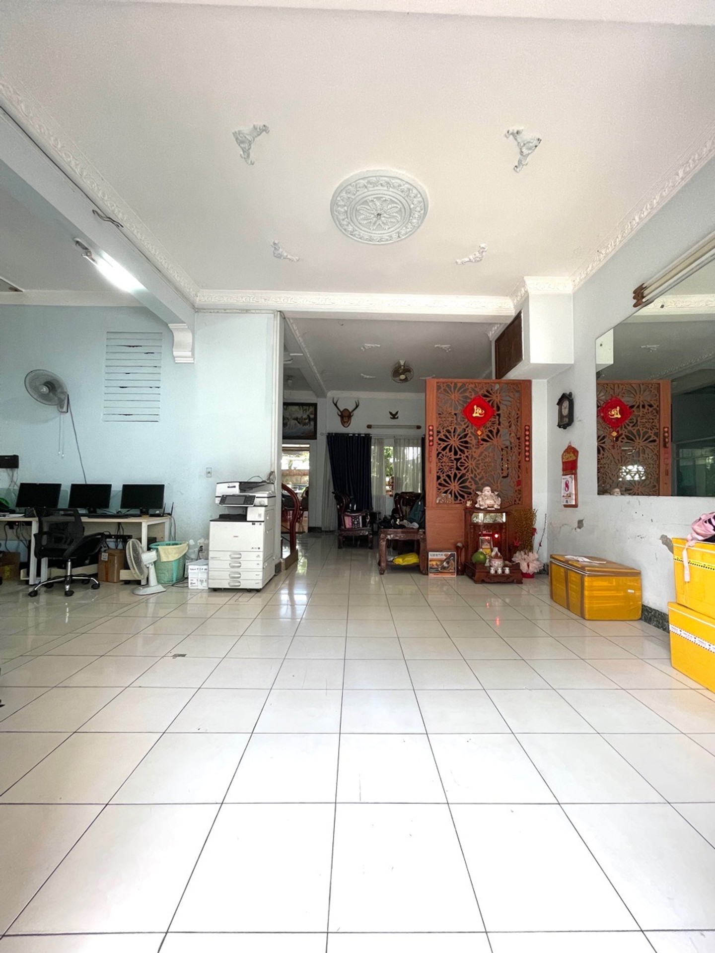 Nhà mặt phố 3 tầng rộng 406m2 tại Tân Sơn Nhì giá 36,5 tỷ