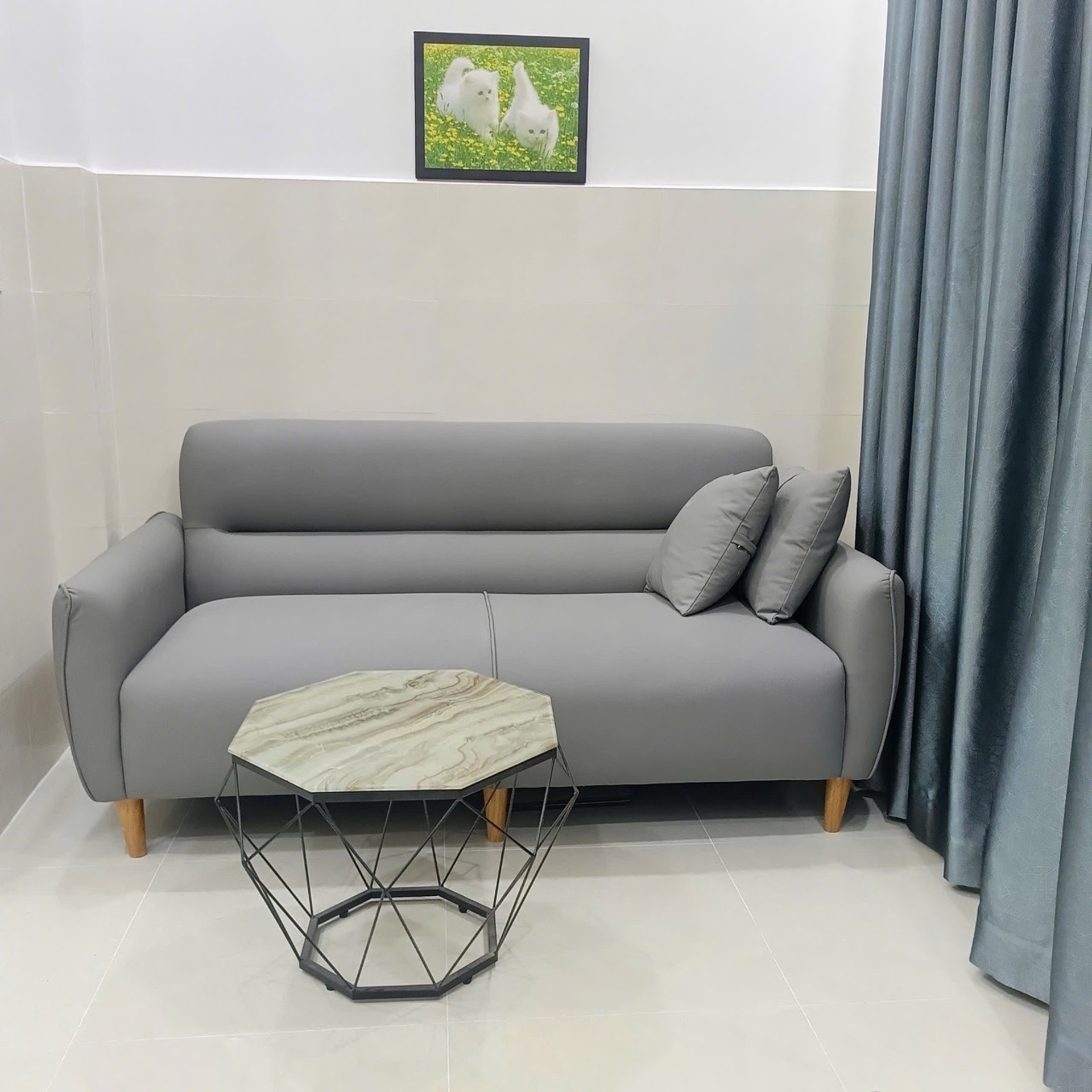 Bán nhà 3 tầng chắc chắn tại Hồng Lạc, phường 11, Tân Bình