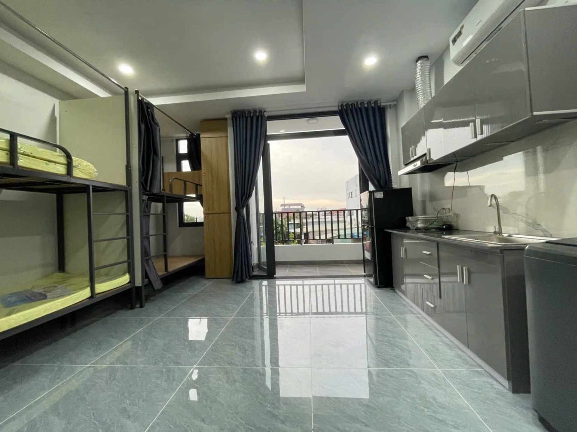 NHÀ 5 TẦNG LÊ VĂN LƯƠNG NHÀ BÈ