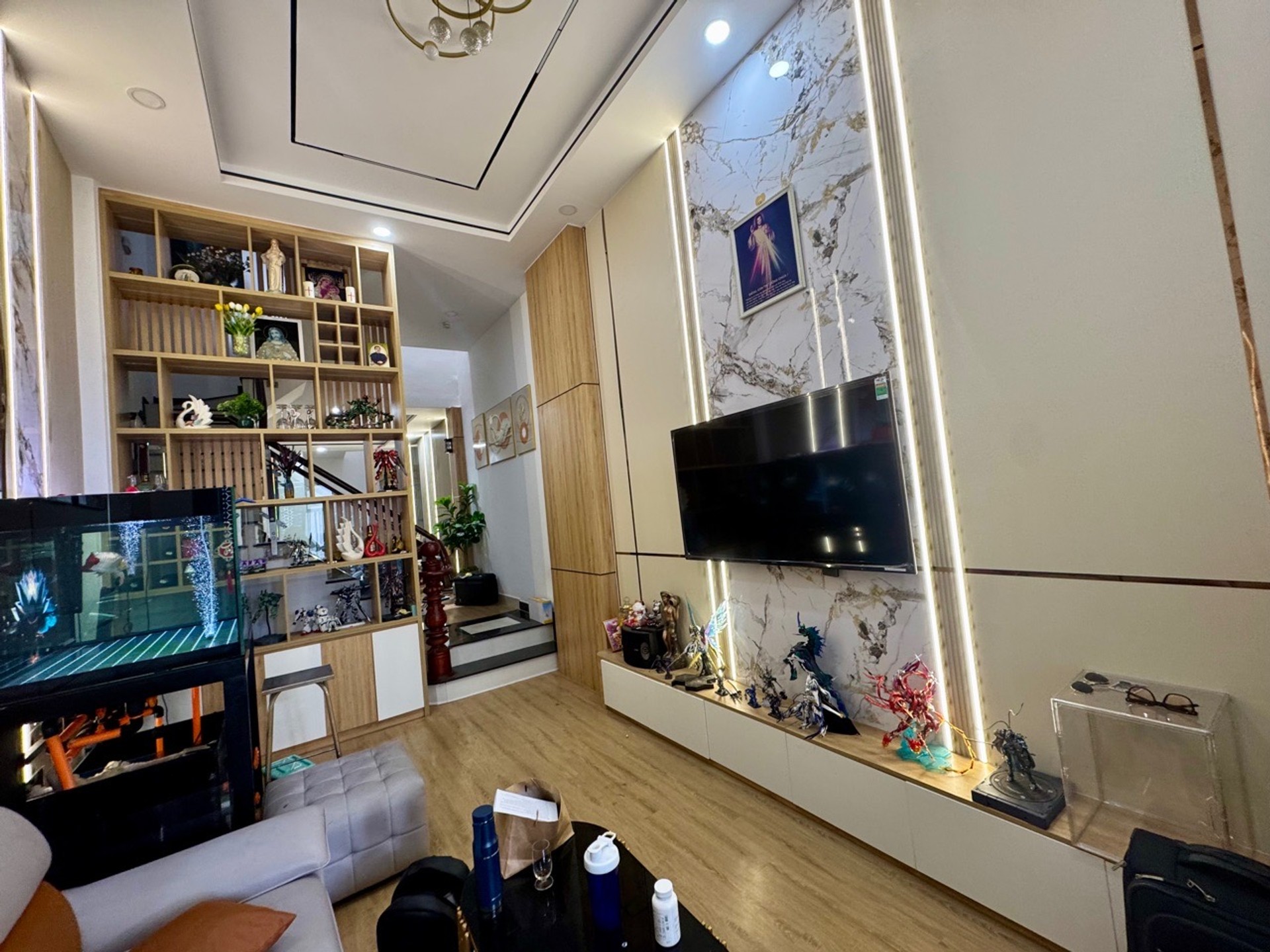 Bán nhà 4 tầng diện tích 63.4m² tại phường Thông Tây Hội, hướng Đông Nam
