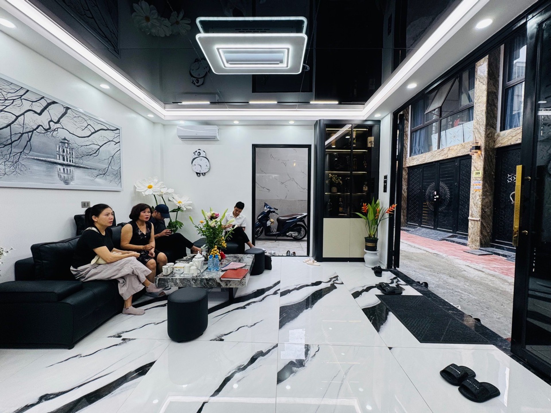 Nhà Lô Góc 6 Tầng, Thang Máy, Full Nội Thất 5 Sao tại Hoàng Mai