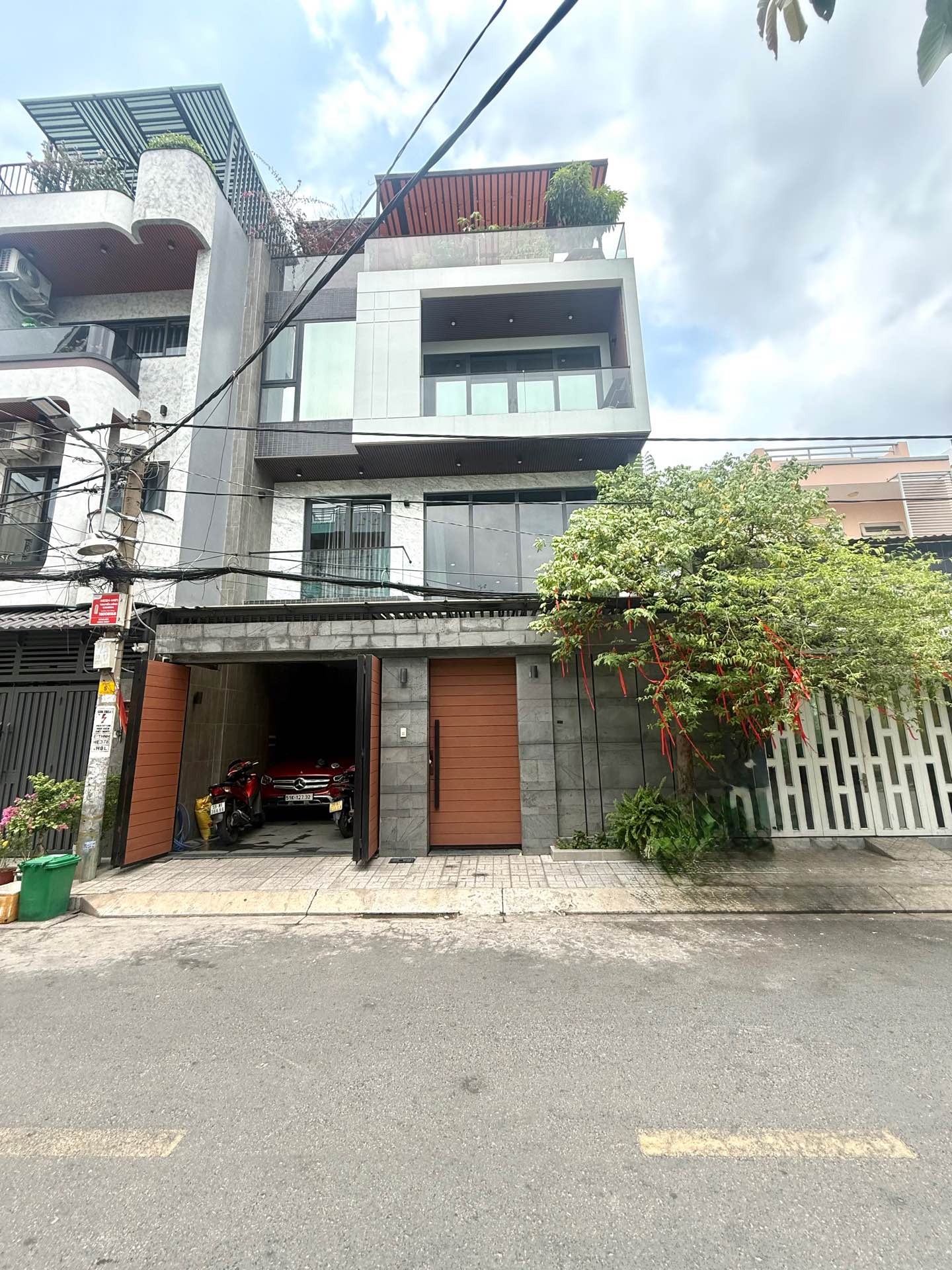 BIỆT THỰ 4 TẦNG TÂN PHÚ - NỘI THẤT XỊN SÒ - THANG MÁY + THIẾT BỊ THÔNG MINH - DTSD 380M2 - 26TY5 T