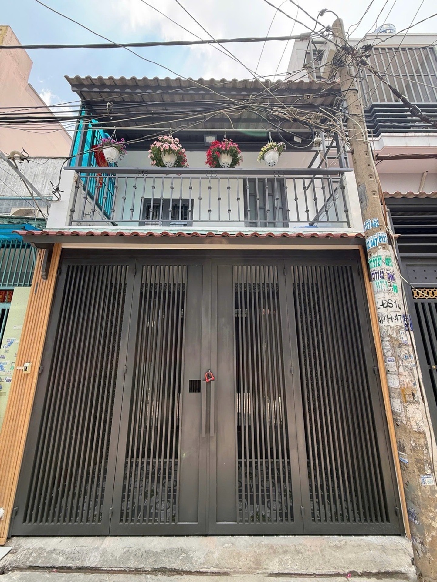 Nhà mới 2 tầng , hẻm xe hơi ngay lê Văn Quới , Chỉ 4.7 TỶ 🔥
- 4x12m, 1 trệt 1 lầu, 2PN – 2wc