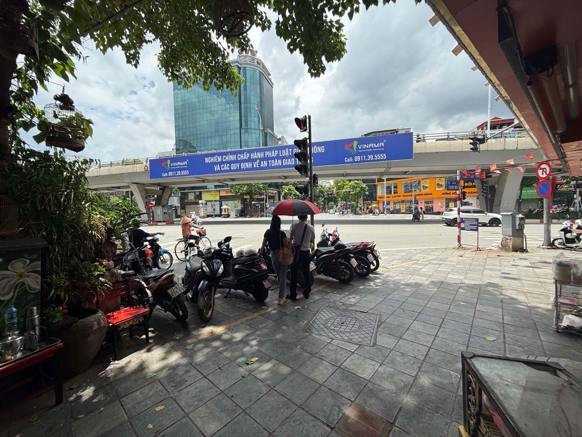 Nhà 5 Tầng Xinh Xắn Giữa Trái Tim Bạch Mai