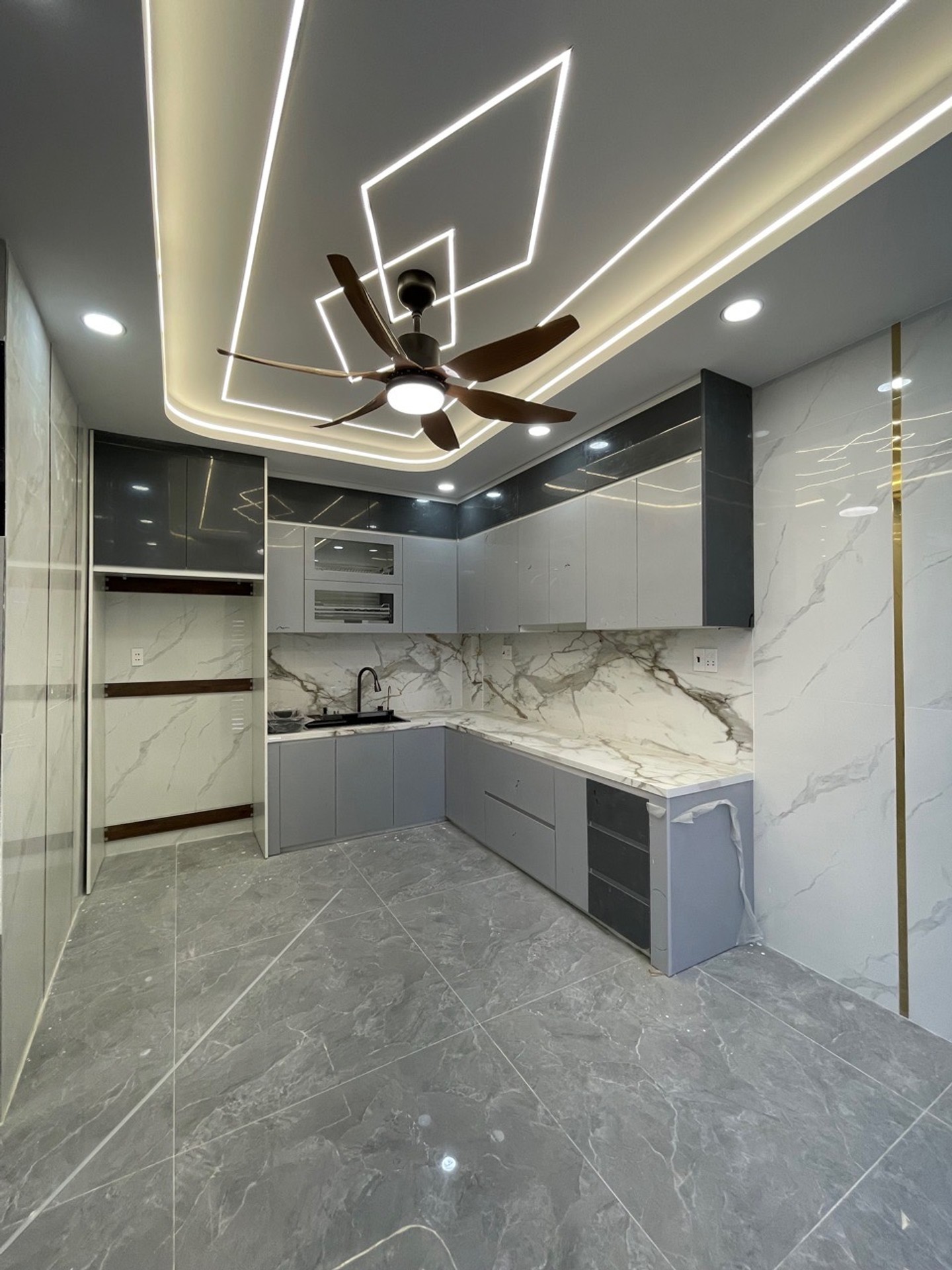 Bán nhà riêng 5 tầng hướng Nam tại Bình Trị Đông, Bình Tân, DT 69,1m2