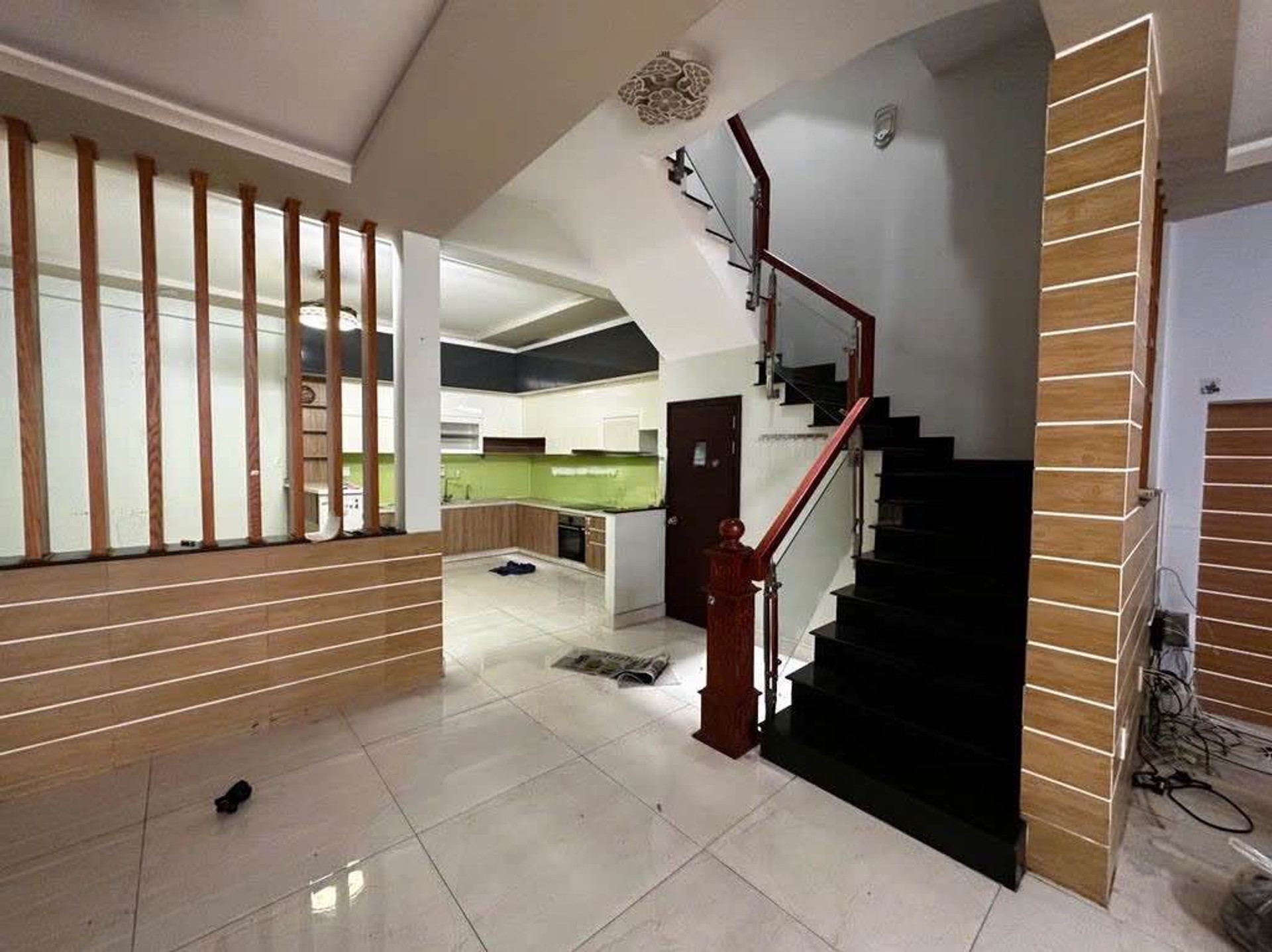 Bán nhà 4 tầng rộng 6.7m tại phường Cách Mạng Tháng 8