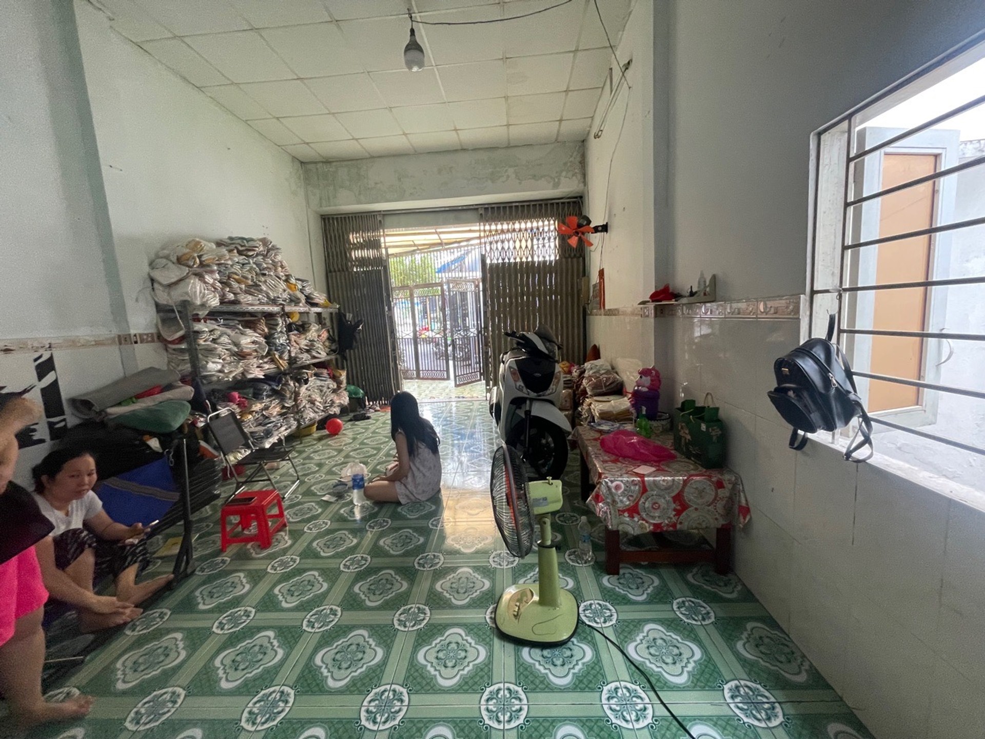 Nhà phố 2 tầng 5m mặt tiền tại Lạc Long Quân, quận Tân Bình