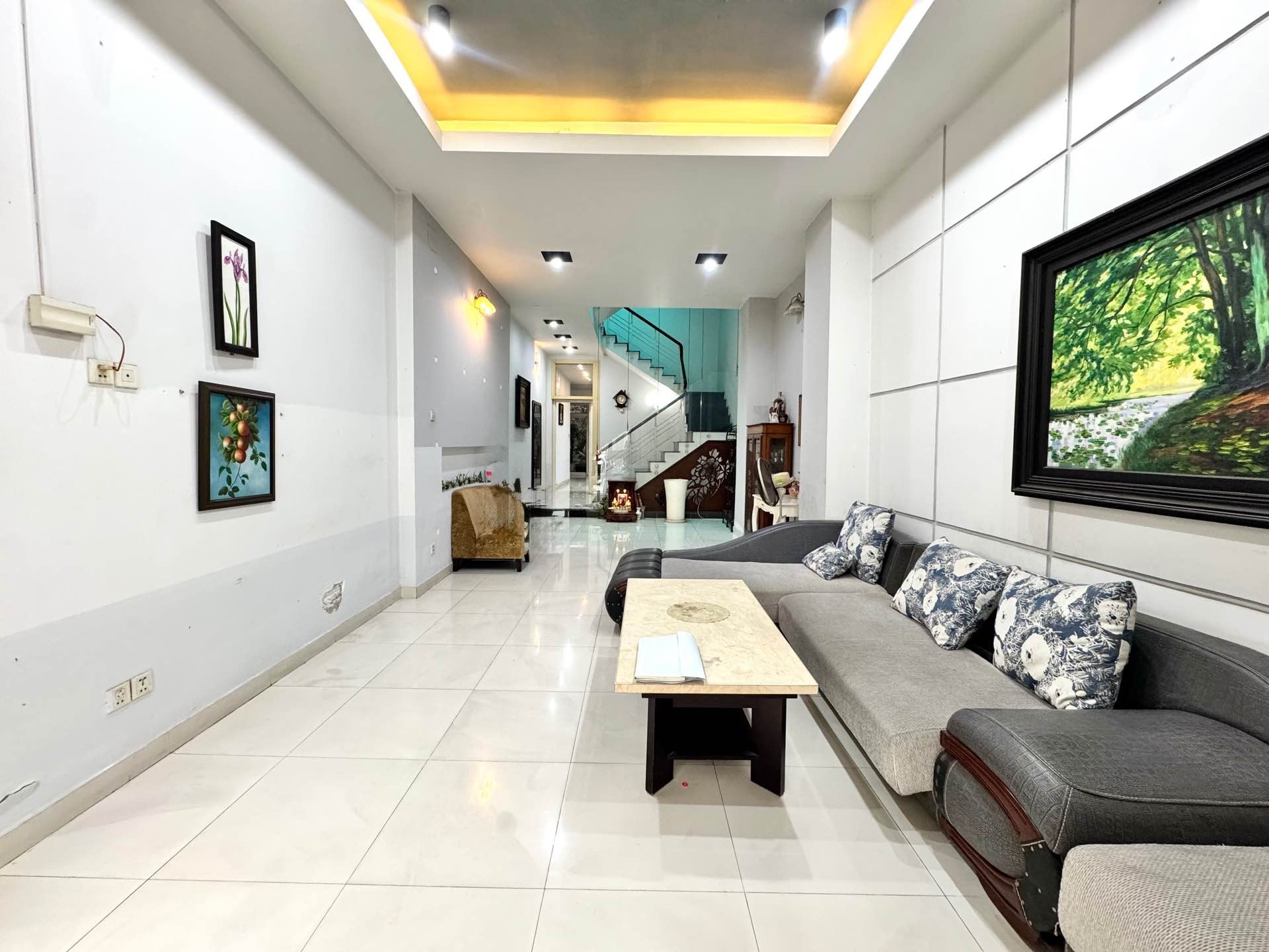 Bán nhà phố 3 tầng hơn 26 tỷ quận Tân Bình, gần sân bay TSN