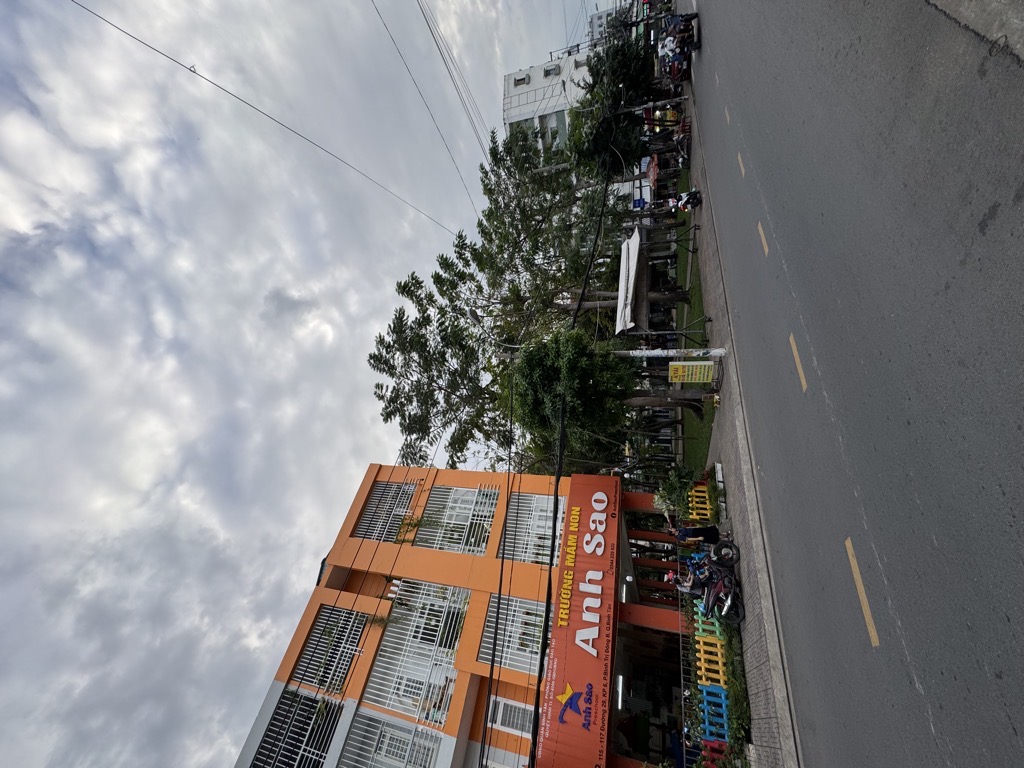 Nhà mặt phố lô góc view công viên, đẳng cấp tại Bình Tân