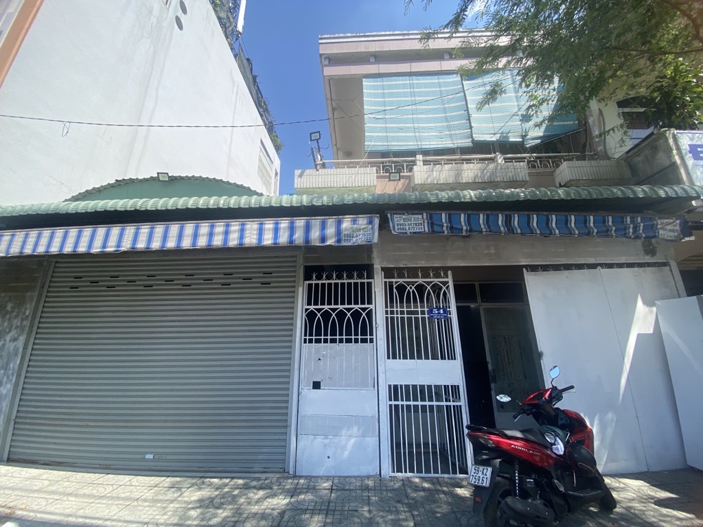 Nhà mặt tiền rộng 10.5m, cơ hội đầu tư hiếm có tại Tân Bình