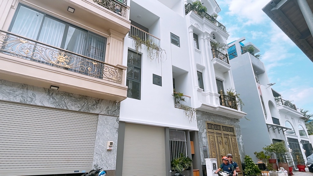 Nhà 4 tầng 4 phòng ngủ giá 6,2 tỷ tại Bình Tân