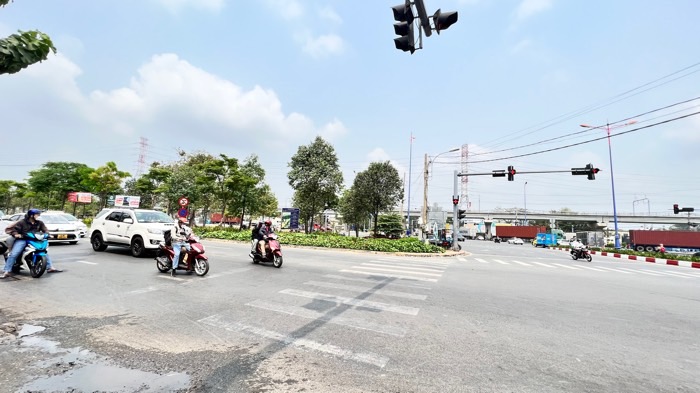 Bán nhà 2 tầng 97m2 4PN 4WC vị trí kinh doanh tại Phường Phước Long A. Cạnh Metro Phước Long